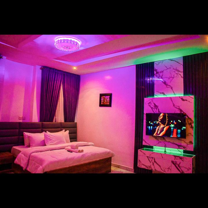 Luxe Court Apartment
