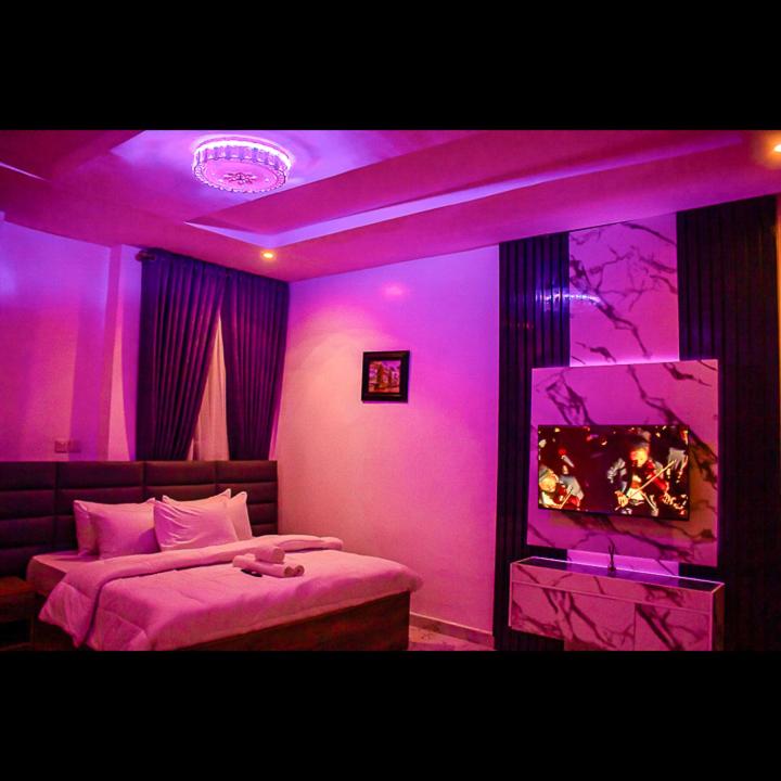 Luxe Court Apartment
