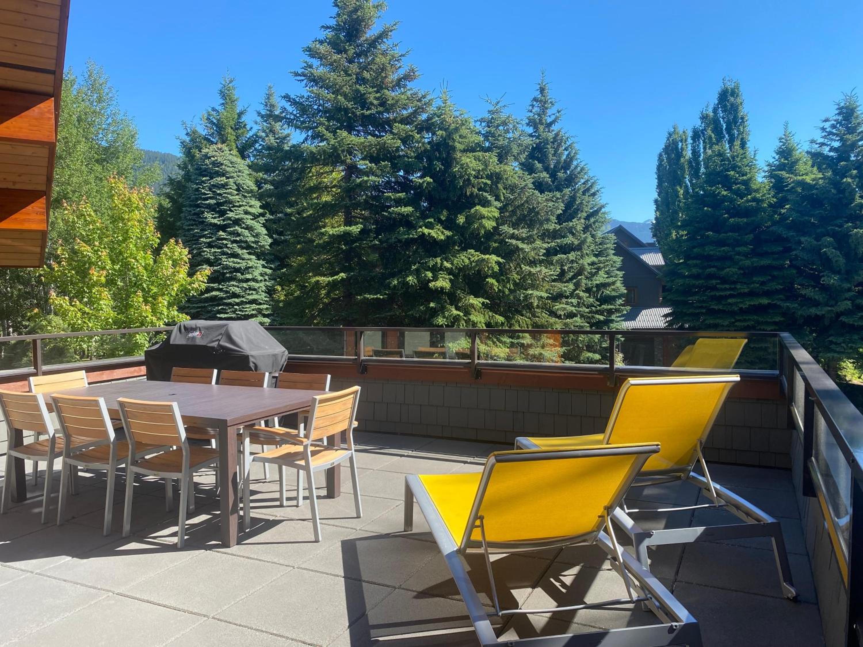 Glacier View Chalet | Family Chalet with Hot tub & Views, Set in a Tranquil Location