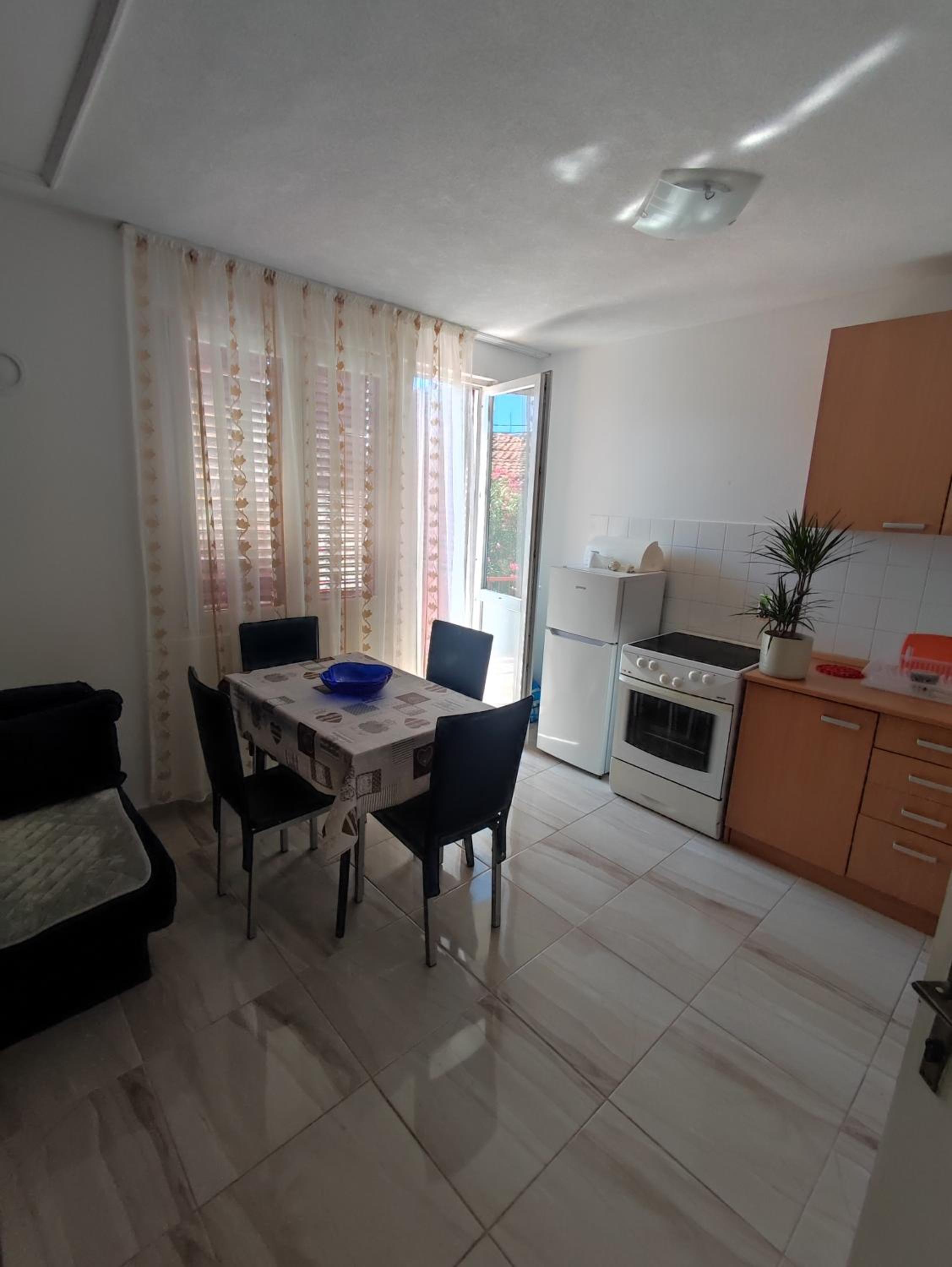 Apartman Sutomore photo 4