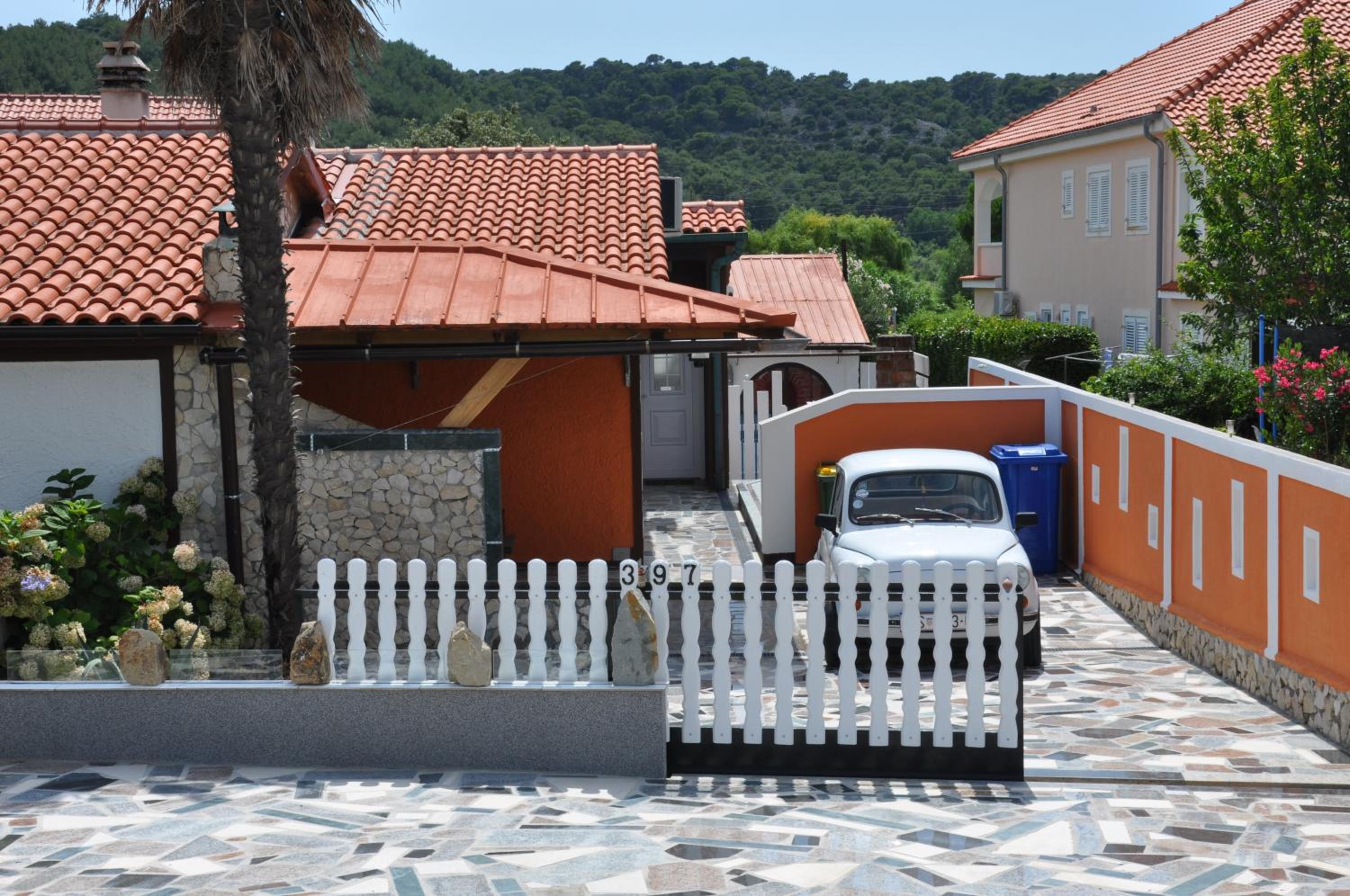 VILLA STRAUSS