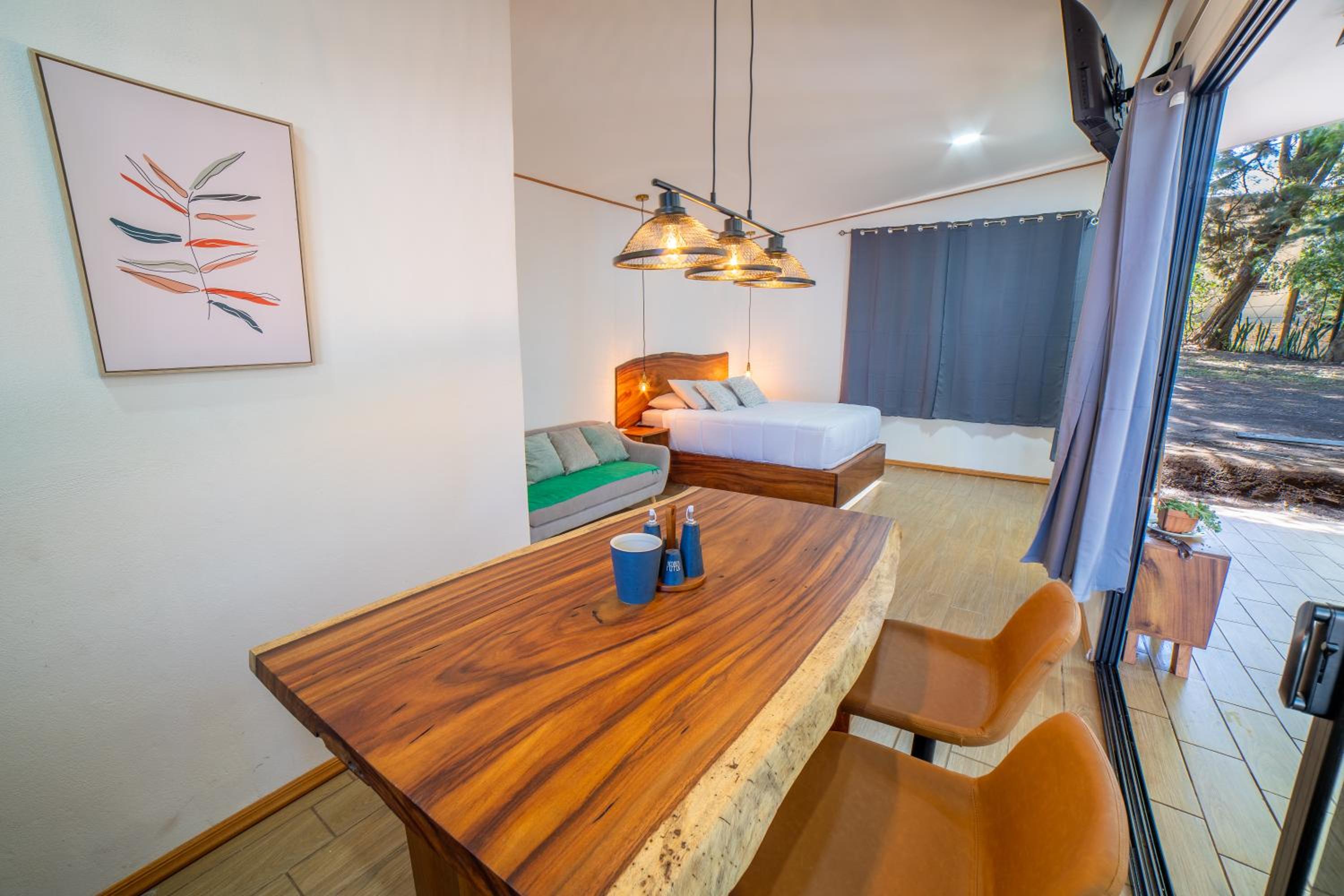 Bromelia Studio