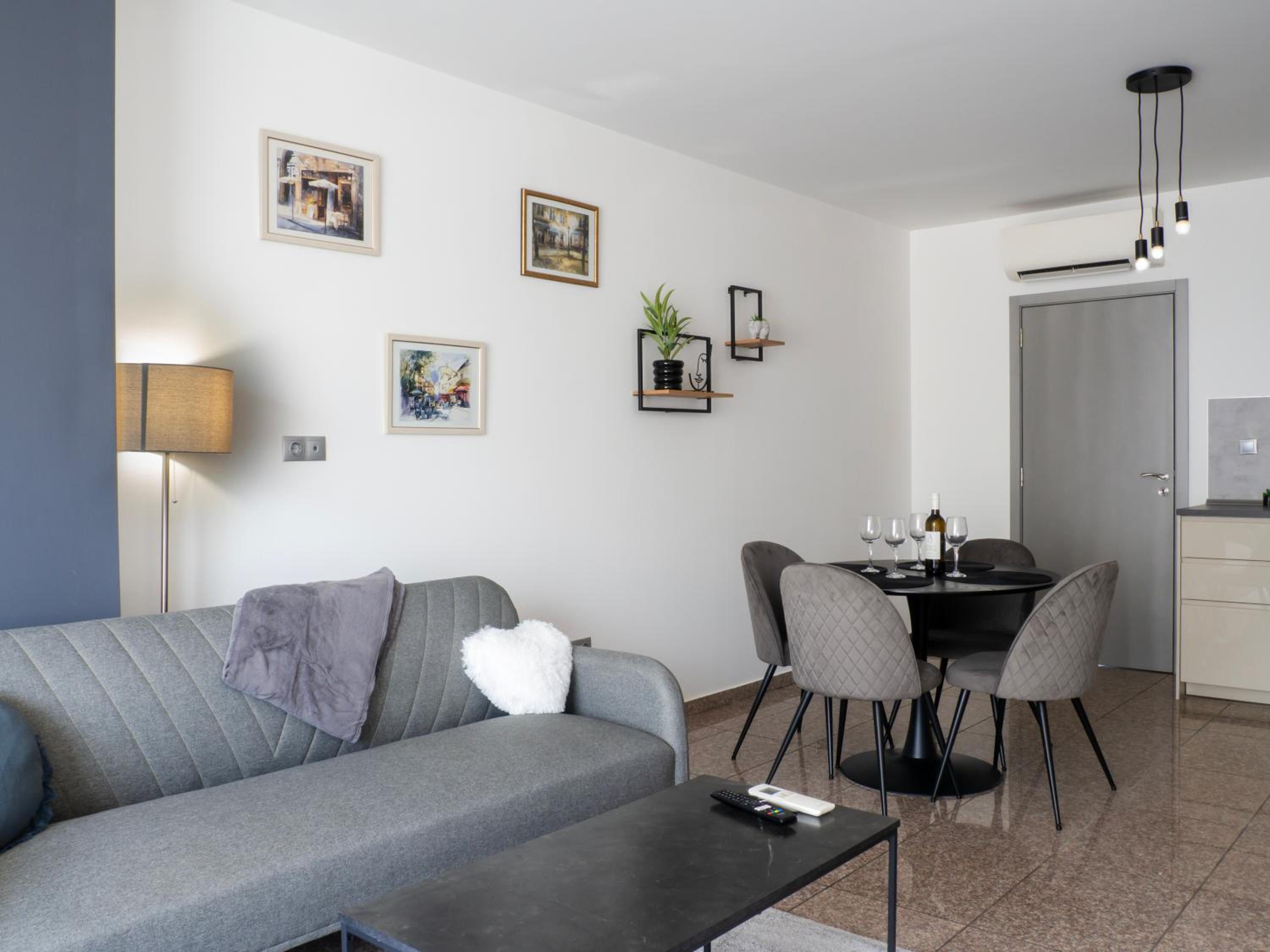 Vertigo 2 Modern 2-Bedroom Apartment with Parking & Vitosha View