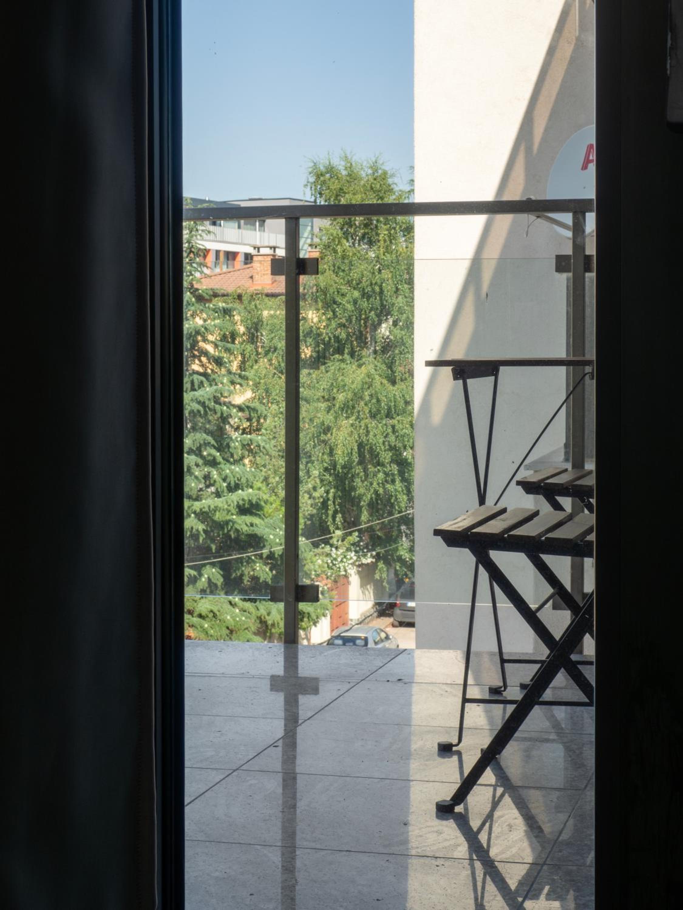 Vertigo 2 Modern 2-Bedroom Apartment with Parking & Vitosha View