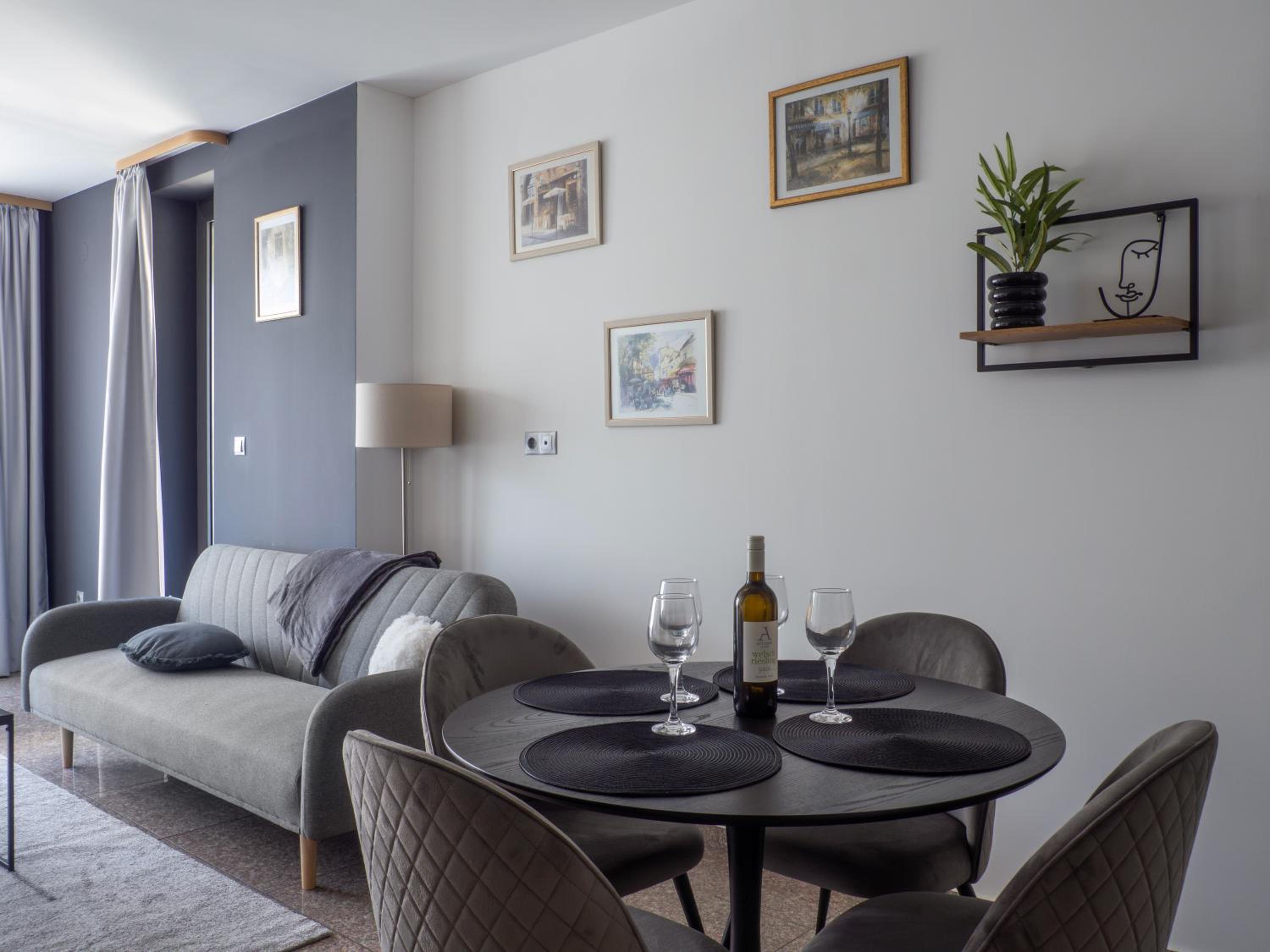 Vertigo 2 Modern 2-Bedroom Apartment with Parking & Vitosha View