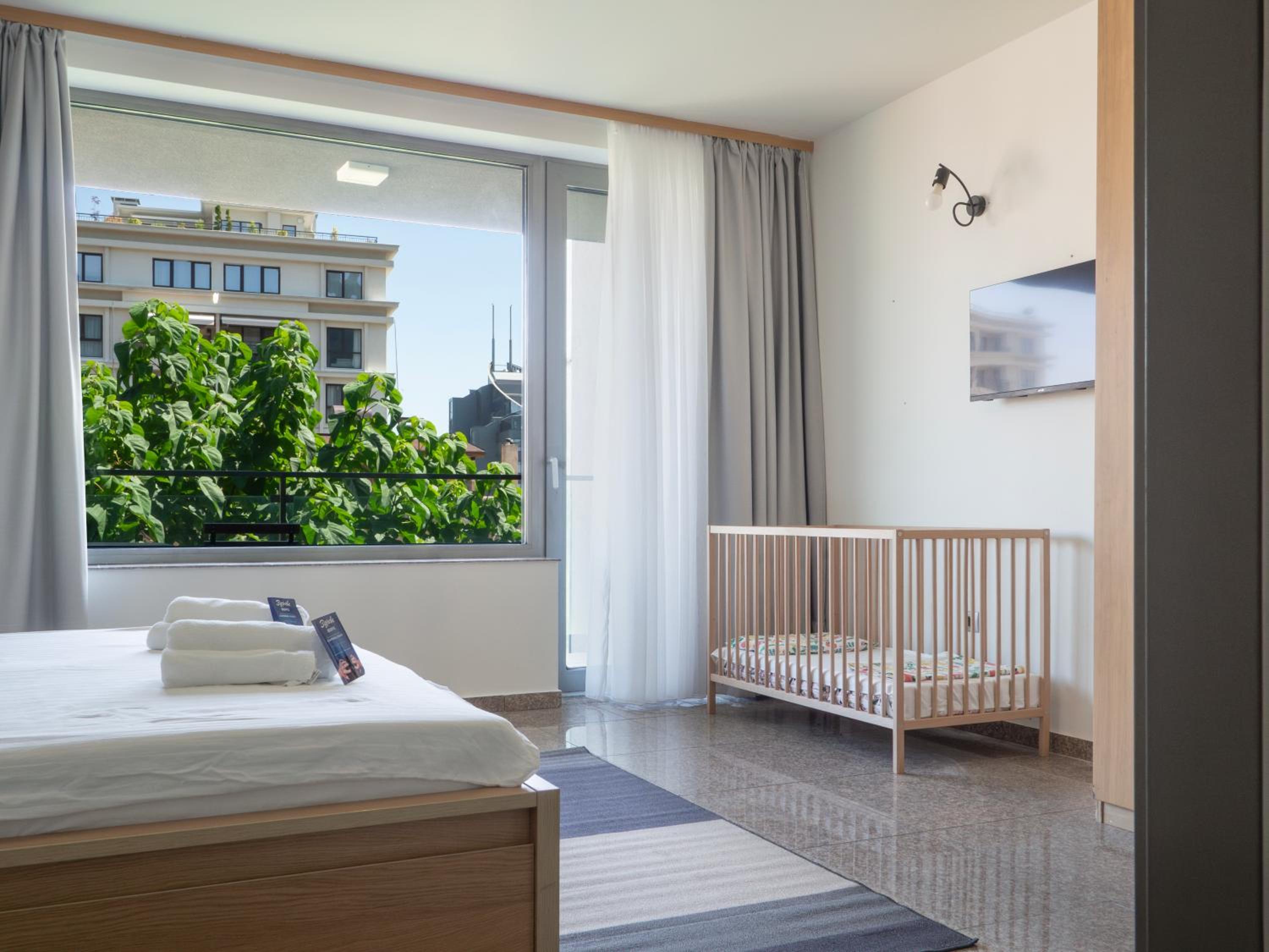 Vertigo 2 Modern 2-Bedroom Apartment with Parking & Vitosha View