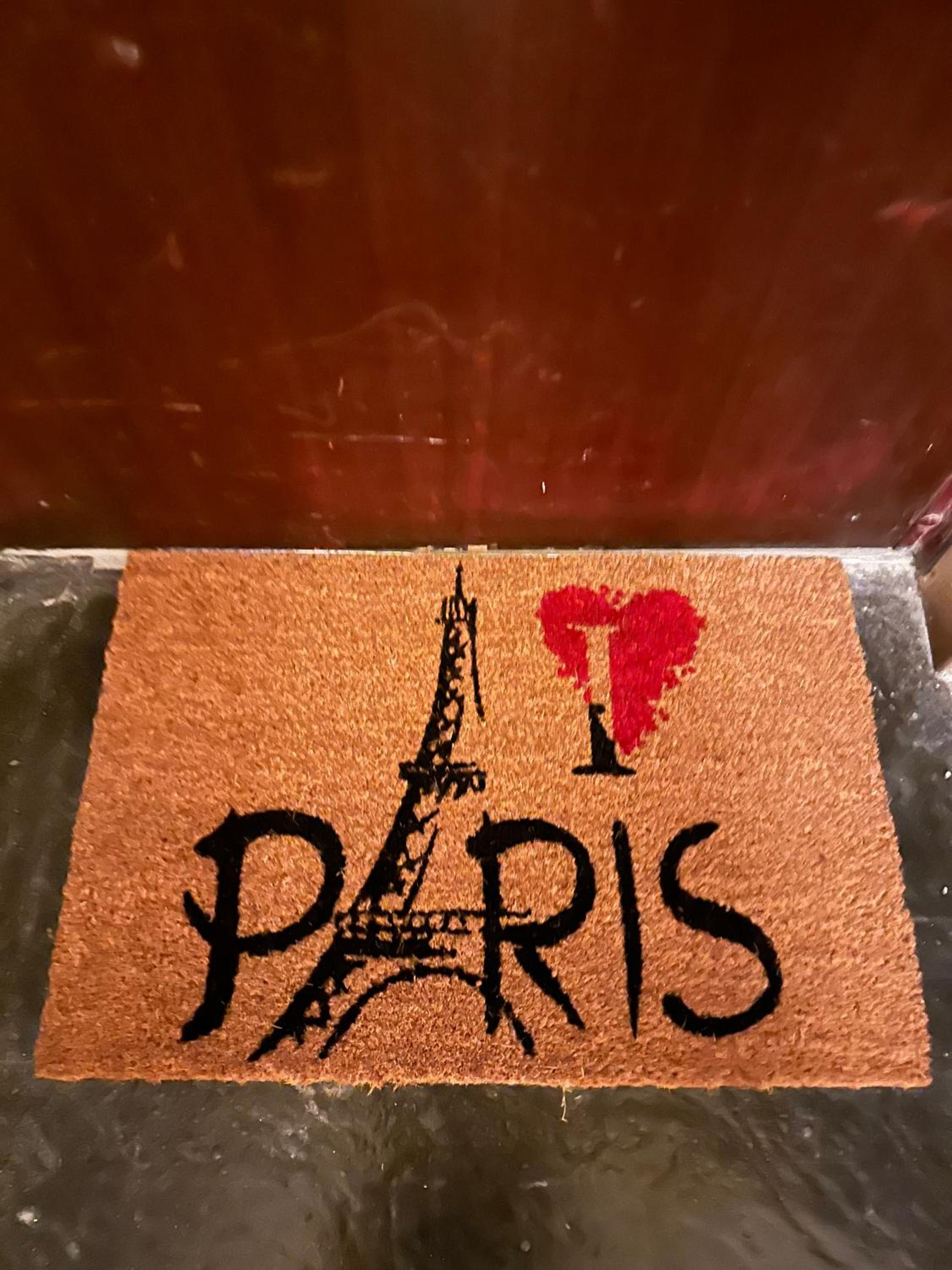 PARIS PANTIN Magnifique Appartement 4 pièces de 108m2 avec 2 PARKING intérieur - très cosy pour 1 à 12 personnes - Entièrement refait à neuf ENTIRE APARTME