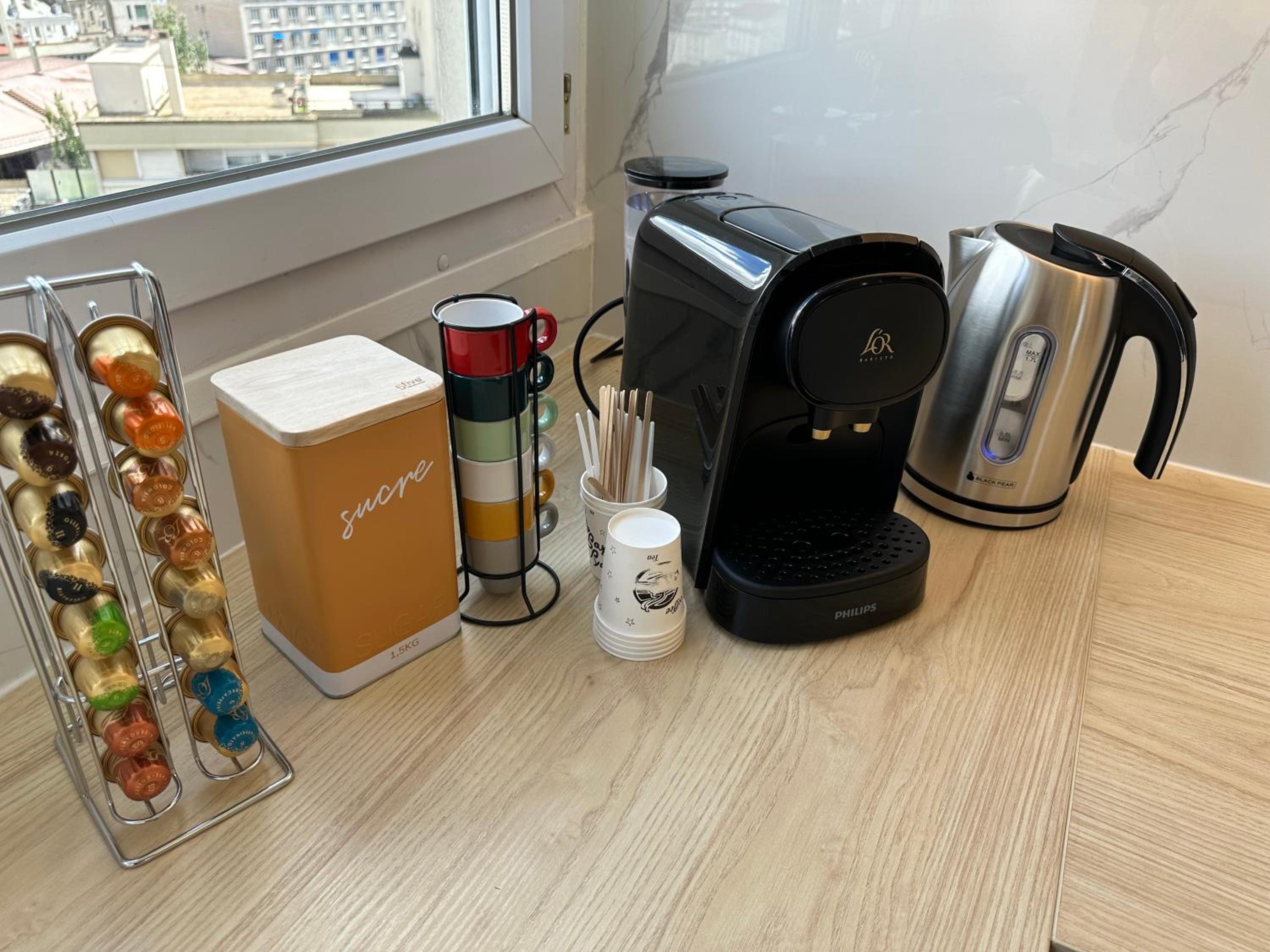 PARIS PANTIN Magnifique Appartement 4 pièces de 108m2 avec 2 PARKING intérieur - très cosy pour 1 à 12 personnes - Entièrement refait à neuf ENTIRE APARTME