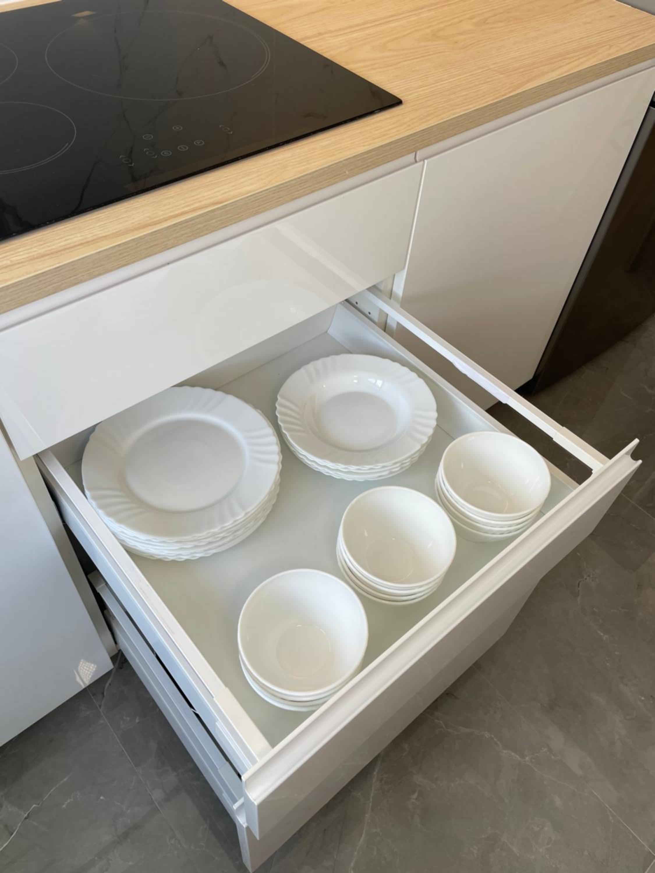PARIS PANTIN Magnifique Appartement 4 pièces de 108m2 avec 2 PARKING intérieur - très cosy pour 1 à 12 personnes - Entièrement refait à neuf ENTIRE APARTME