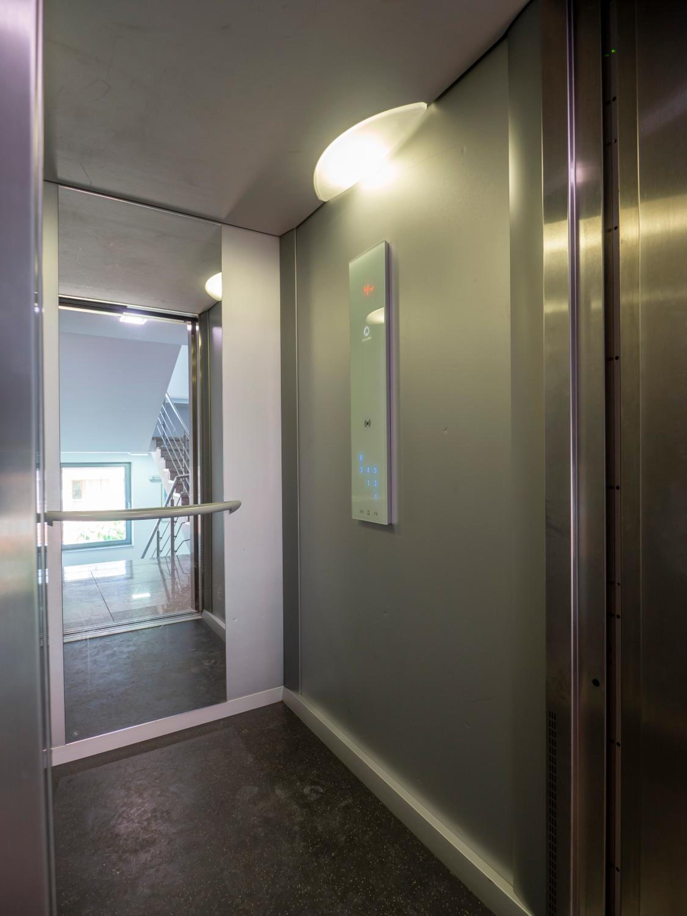 Vertigo Modern 2-Bedroom Apartment with Parking & Vitosha View
