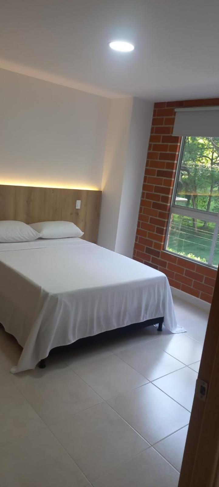 Apartasoles en San Jerónimo 207