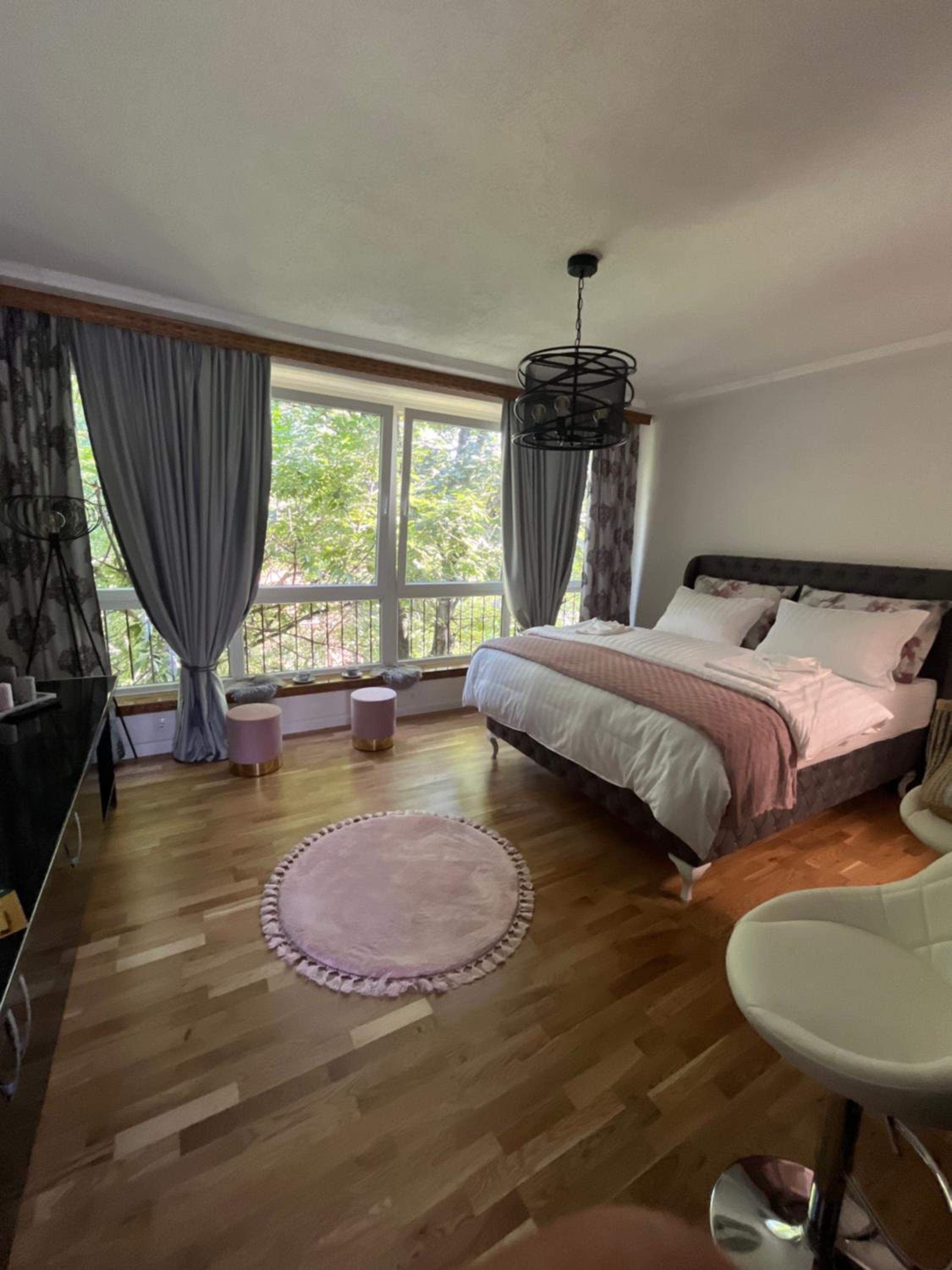 Central Botanic Apartment