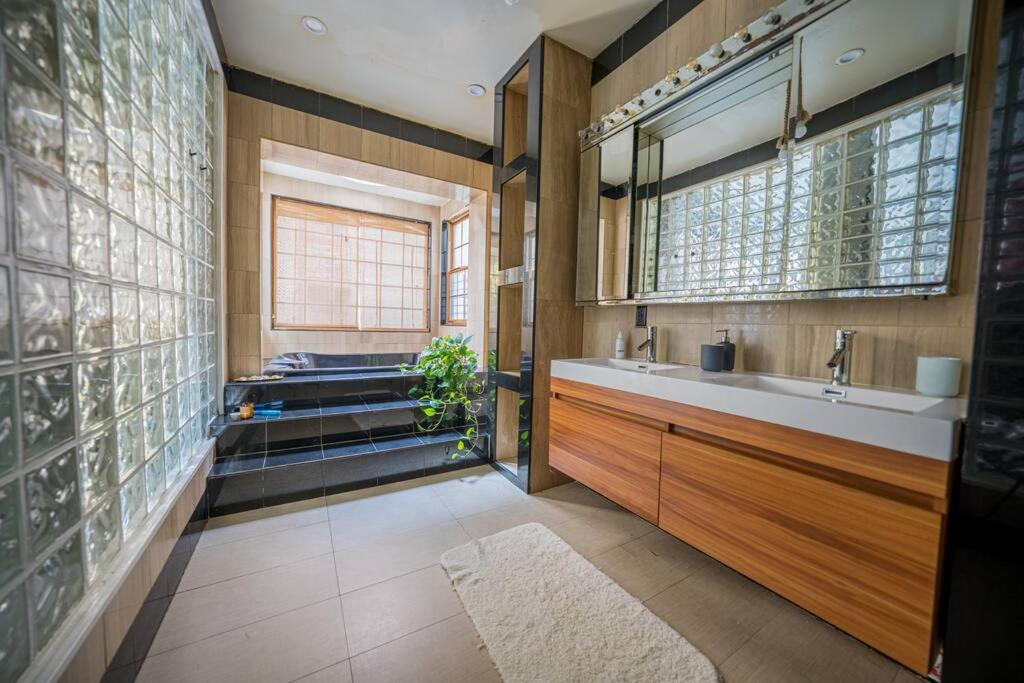 Private Gramercy TownHouse 3BR 3BA with Terrace