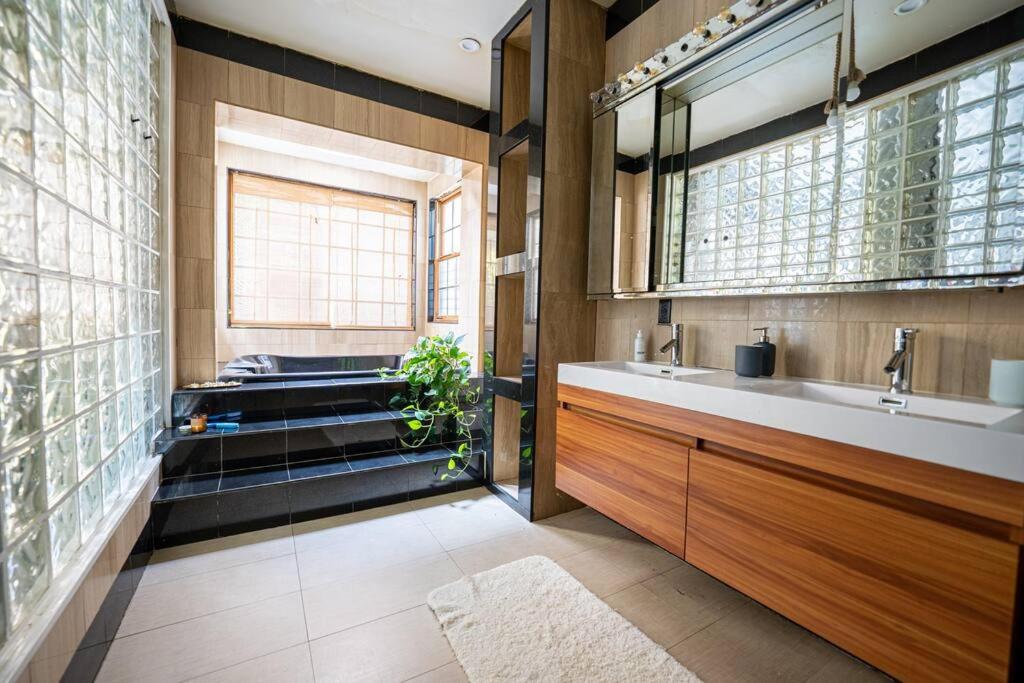 Private Gramercy TownHouse 3BR 3BA with Terrace
