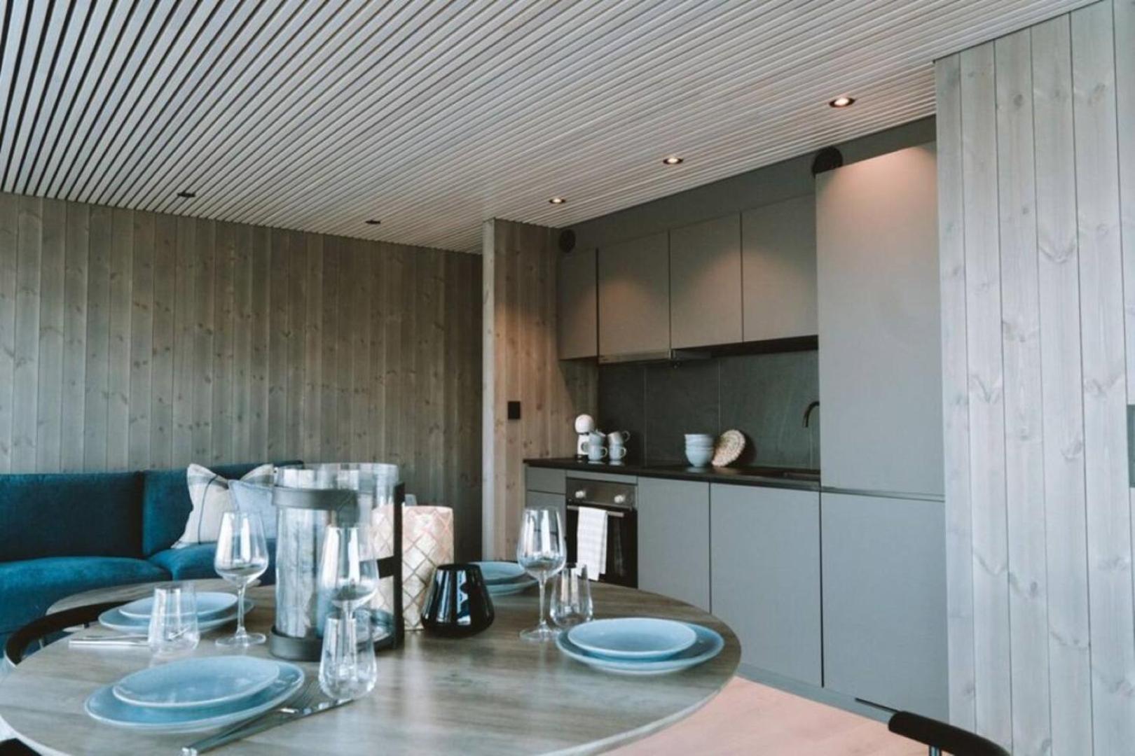 Seafront apartment Henningsvær