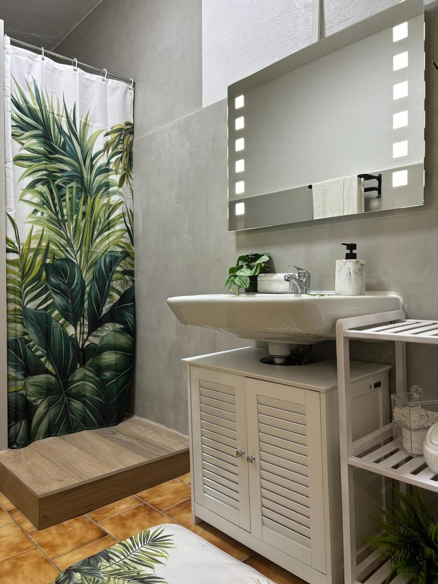 Tropic Retreat