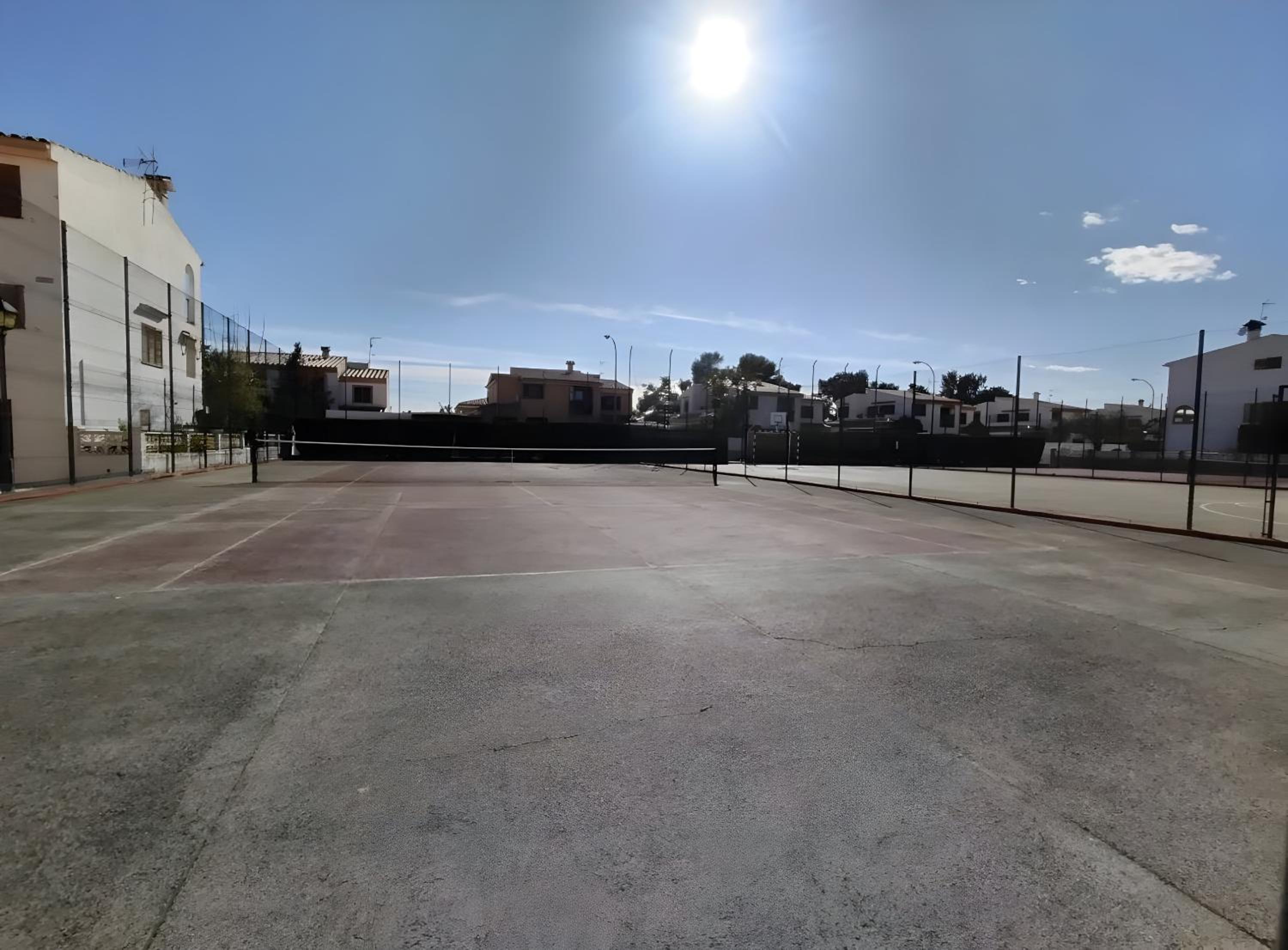 Adosado con piscina y parking