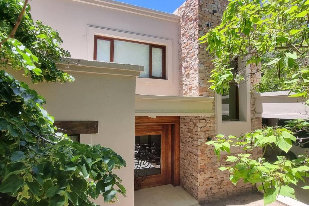 casa en el corazon de chacras de coria