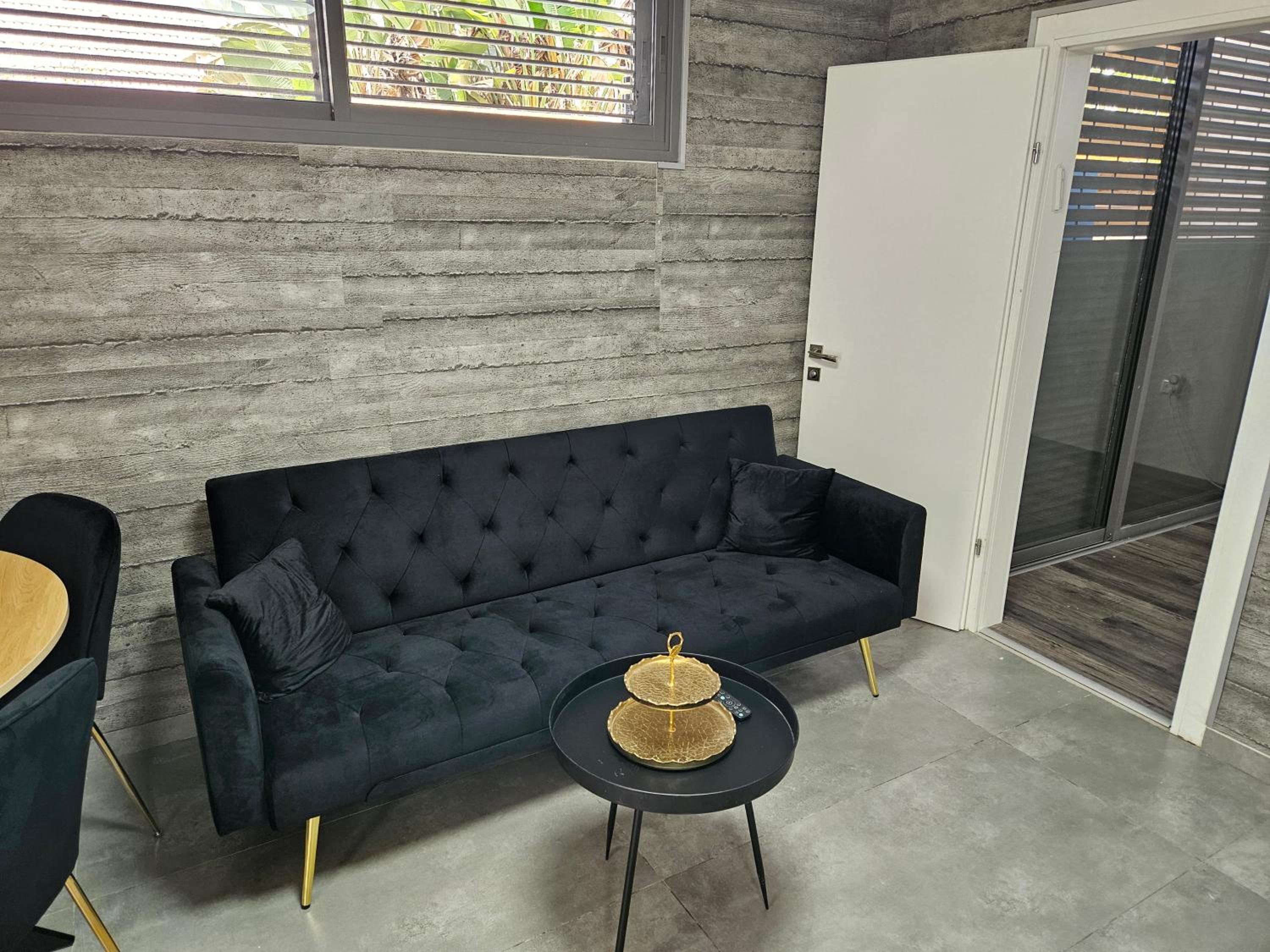 Aizik Boutique