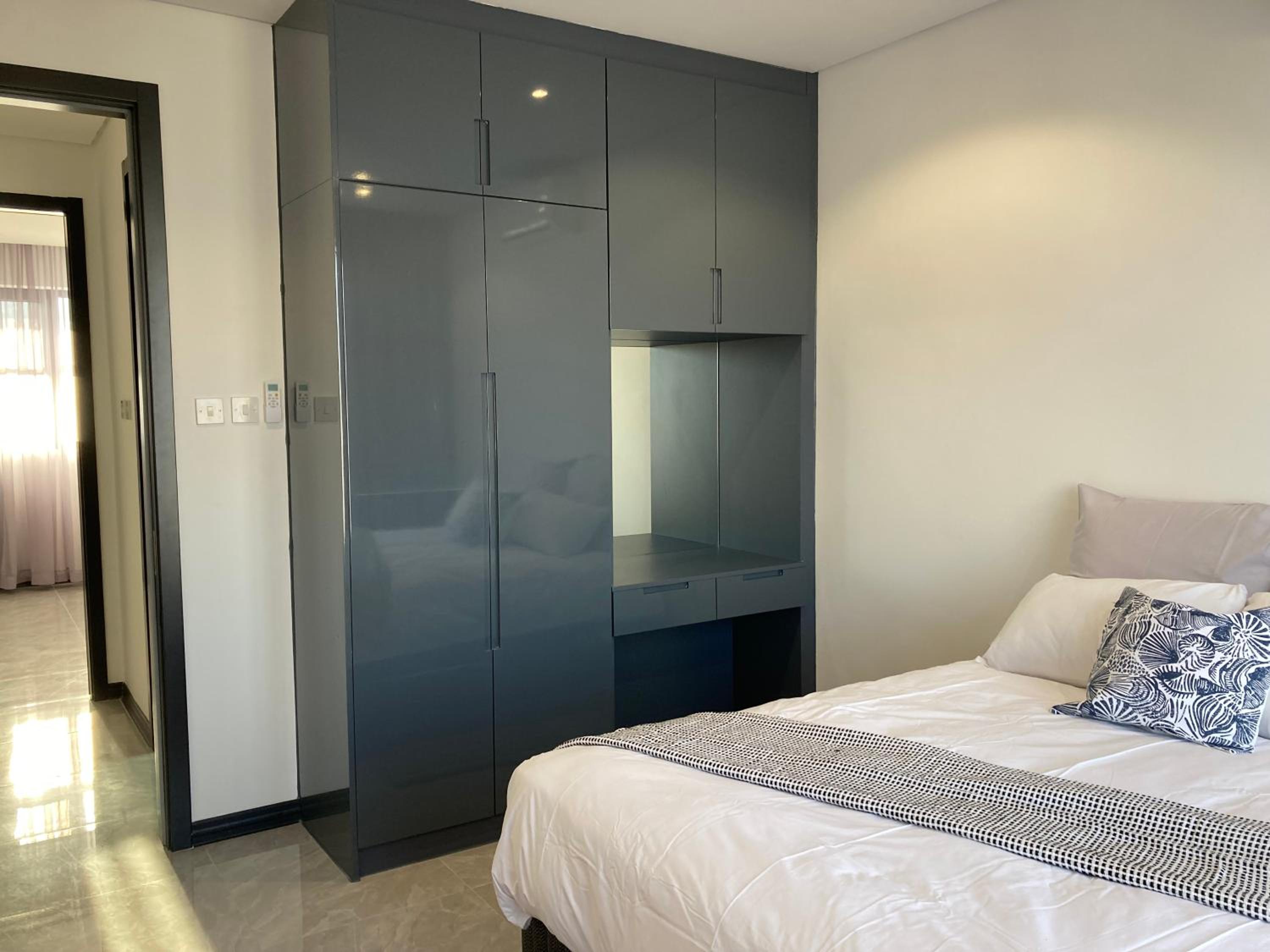 Urban Awe Apartment- Setlhoa