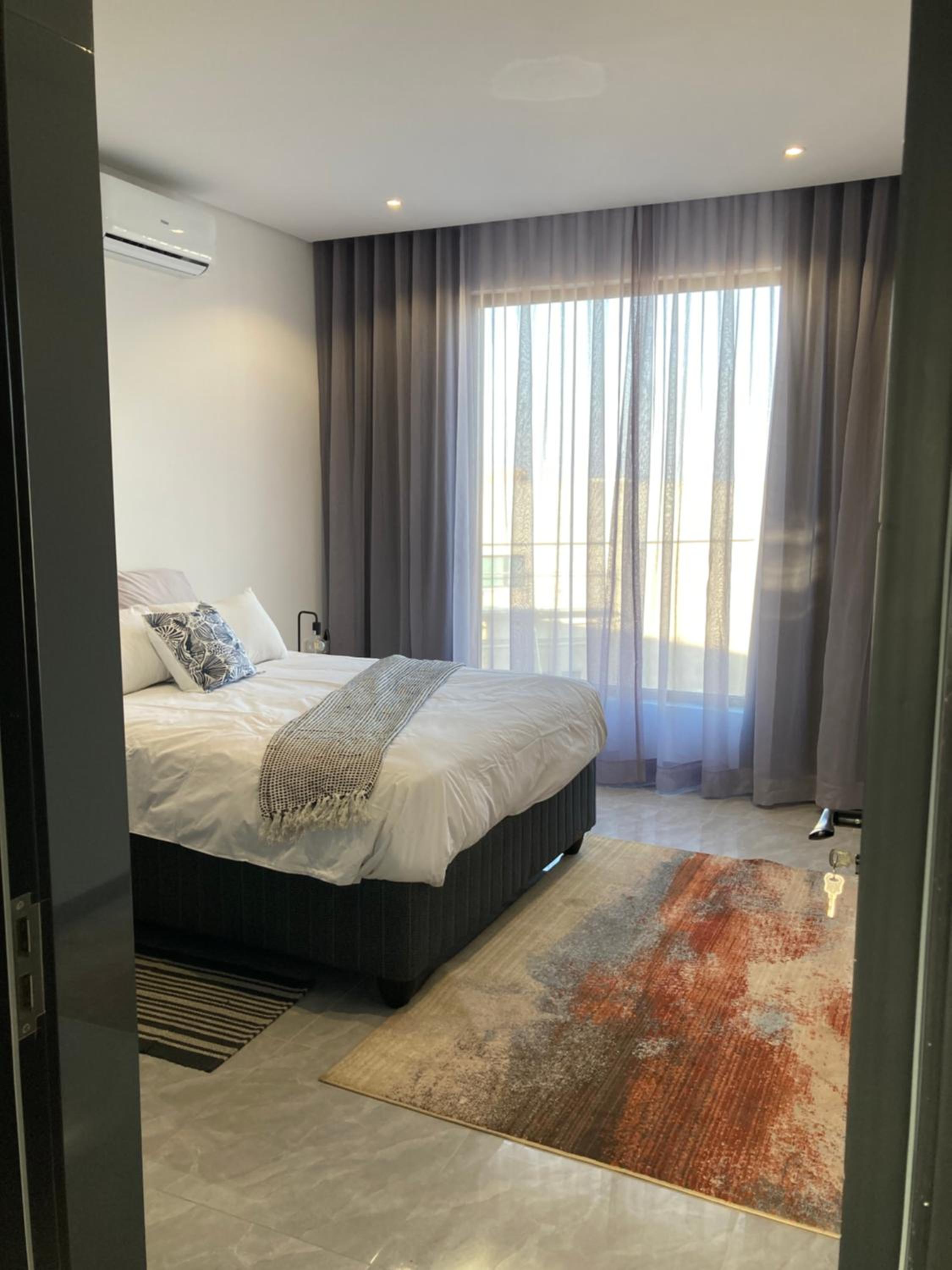 Urban Awe Apartment- Setlhoa