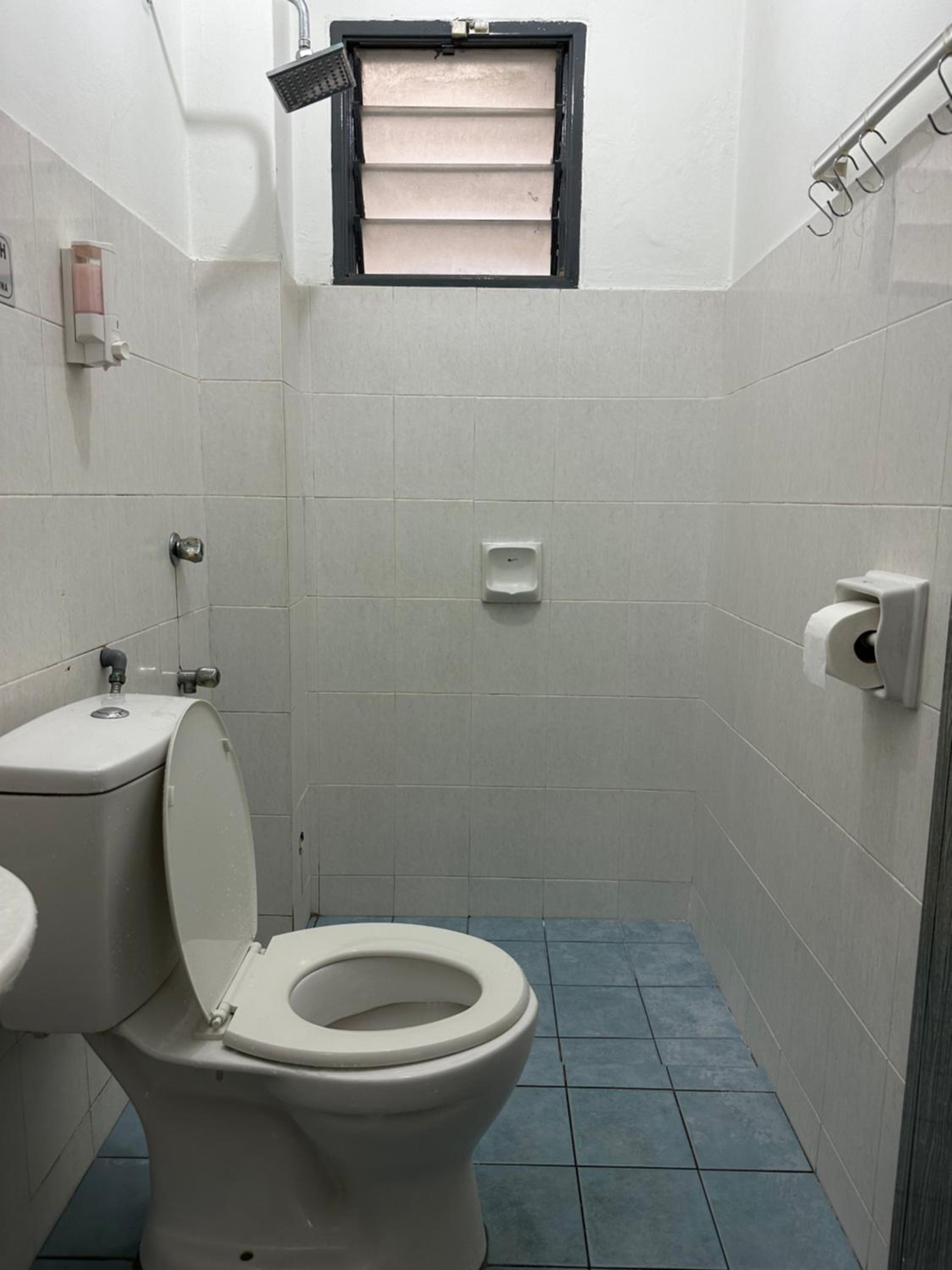 Desa Damai Homestay fully air cond and self check in #7 pax