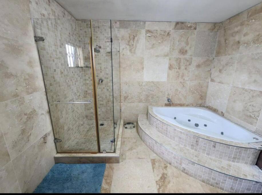 Stunning and Spacious Sheffield beach home! view 4