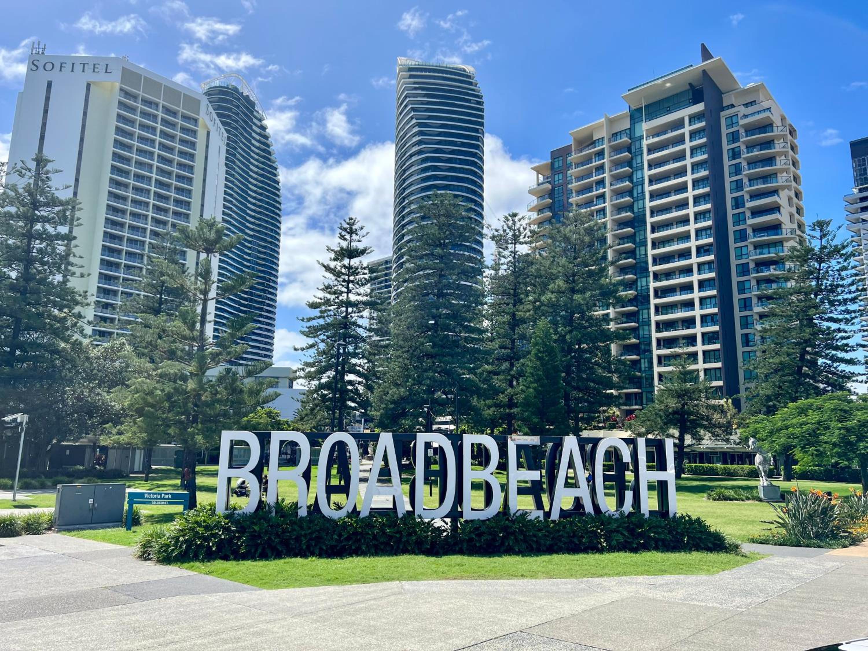 Hotel Oracle 28th floor Tower 2 Ocean views! - GC Getaways - Image 1