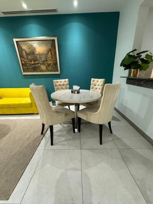 Apartment In DHA Phase 5 Penta Square view 4
