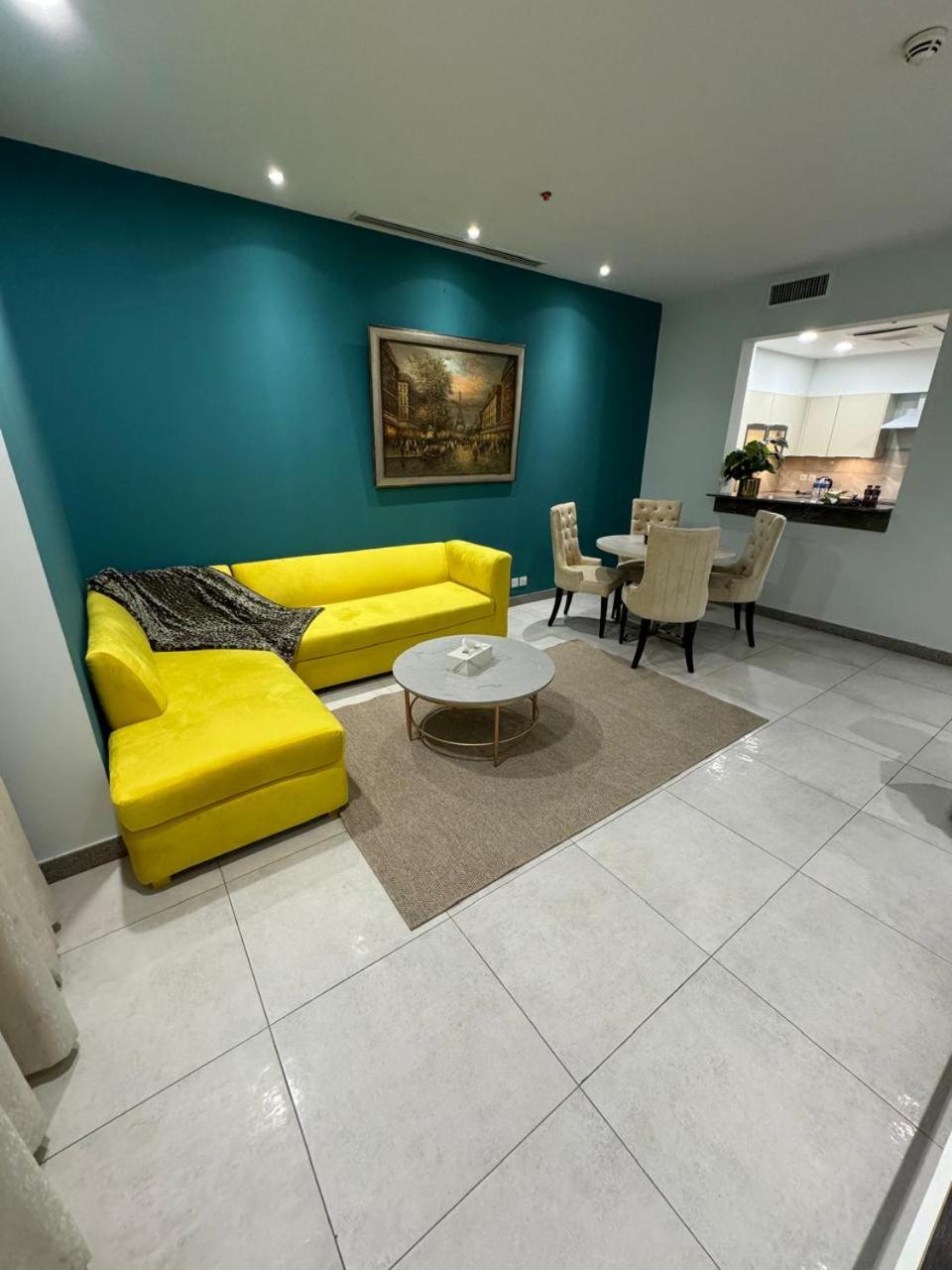 Penta Square - Artistic One Bed view 3