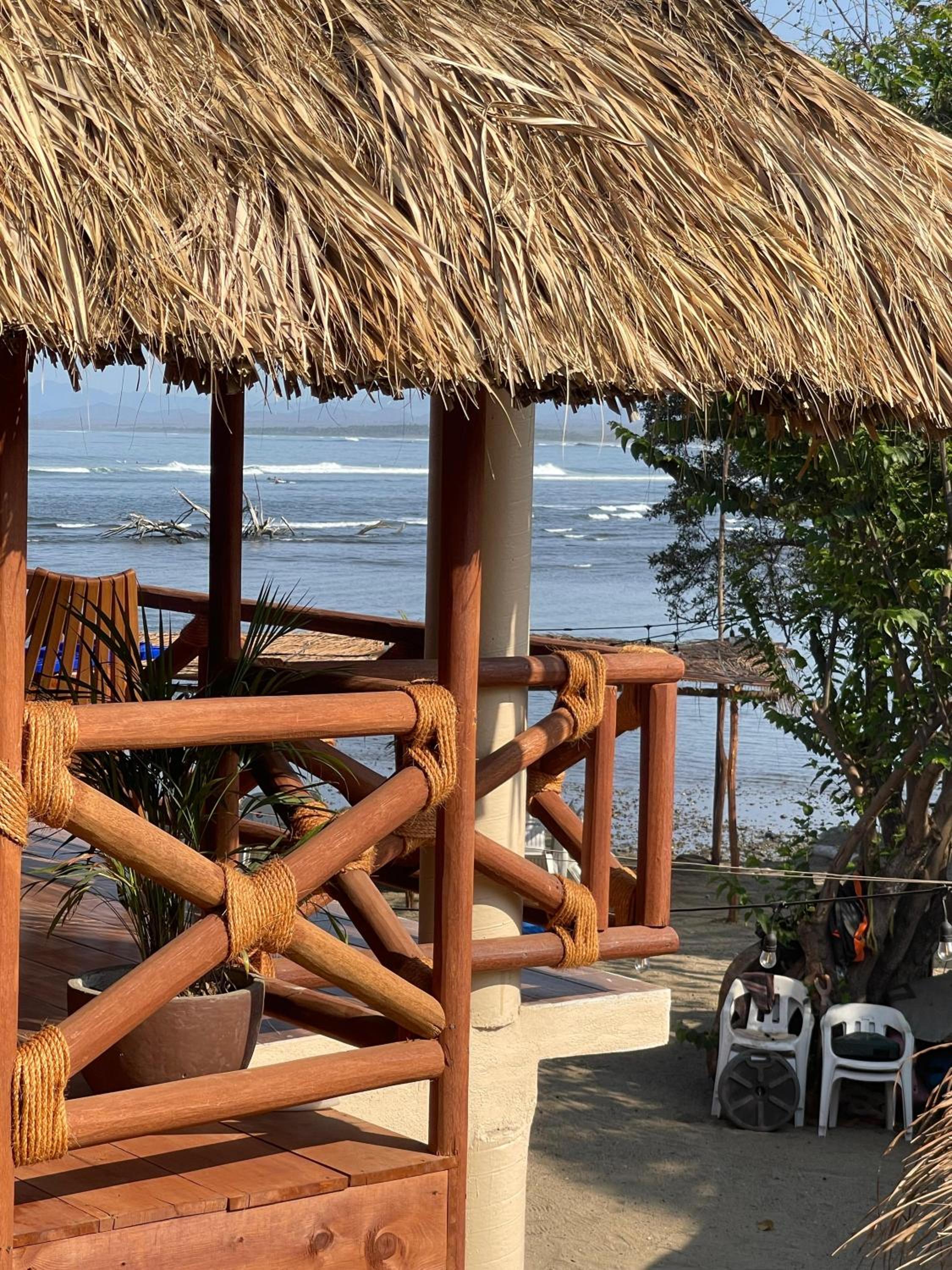 Cabaña Tulipan Punto surf Barra La Saladita