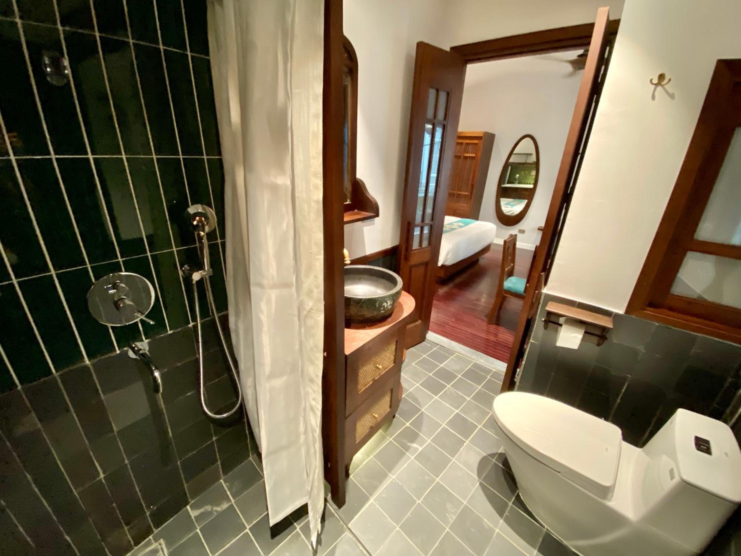 Hanoi Apartment for rent near Old Quarter 51 NKH
