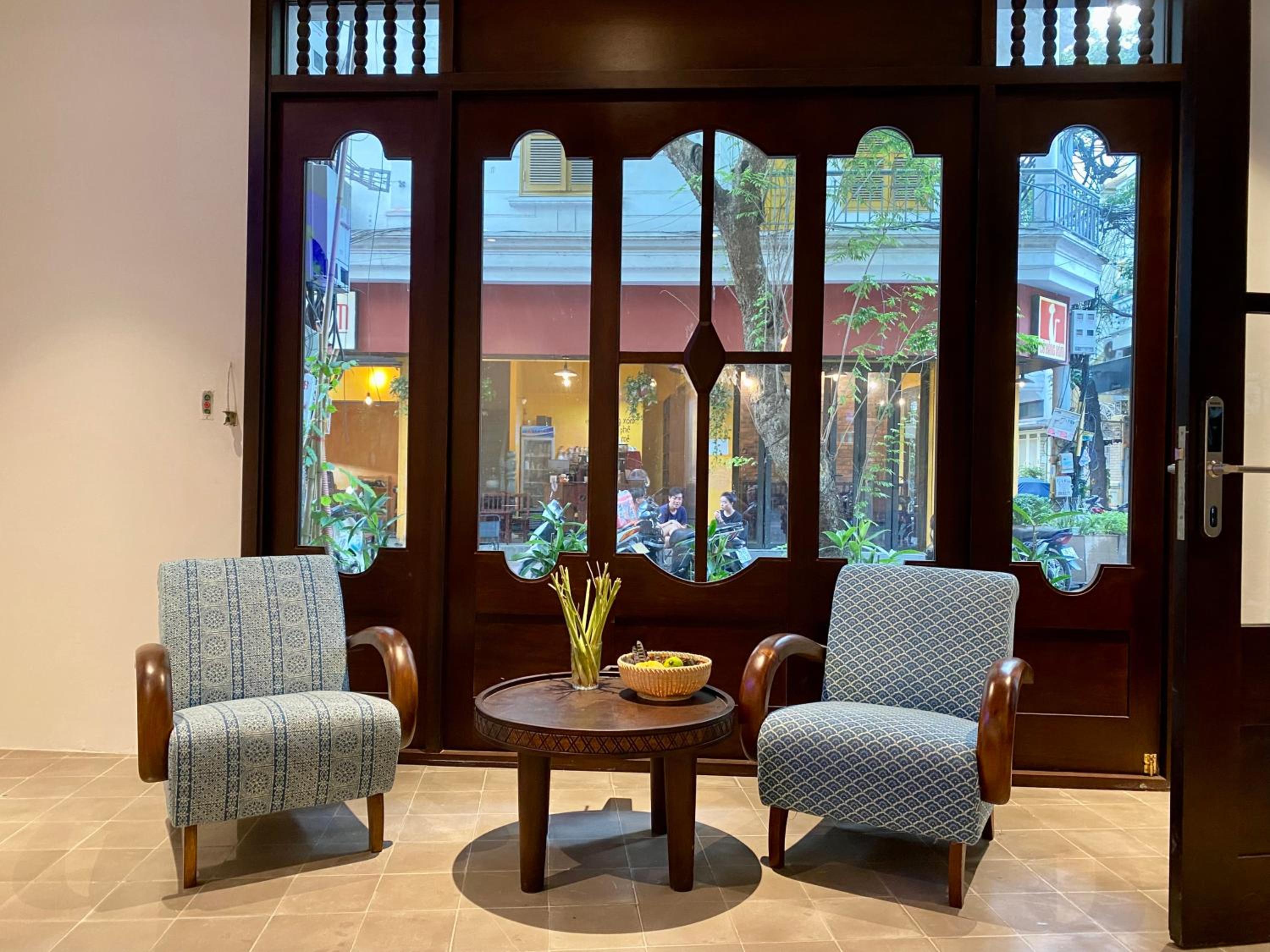 Hanoi Apartment for rent near Old Quarter 51 NKH