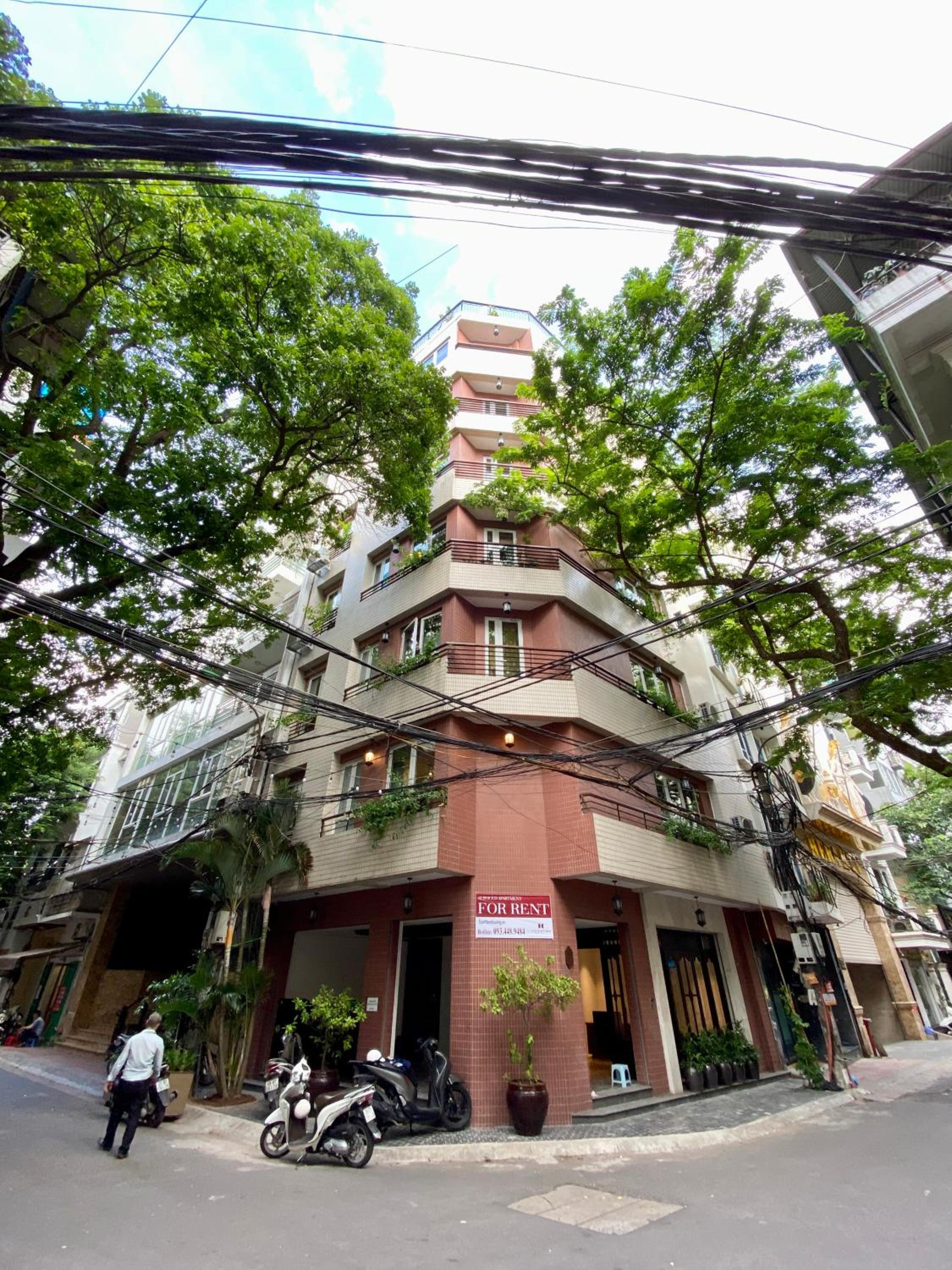 Hanoi Apartment for rent near Old Quarter 51 NKH