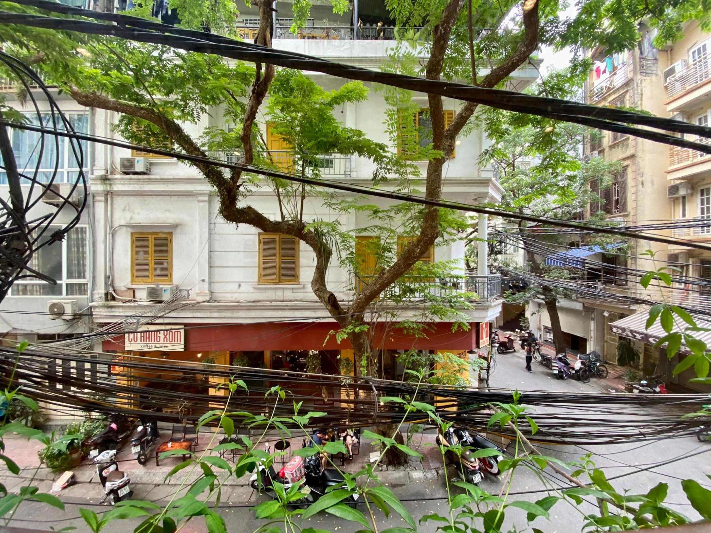 Hanoi Apartment for rent near Old Quarter 51 NKH
