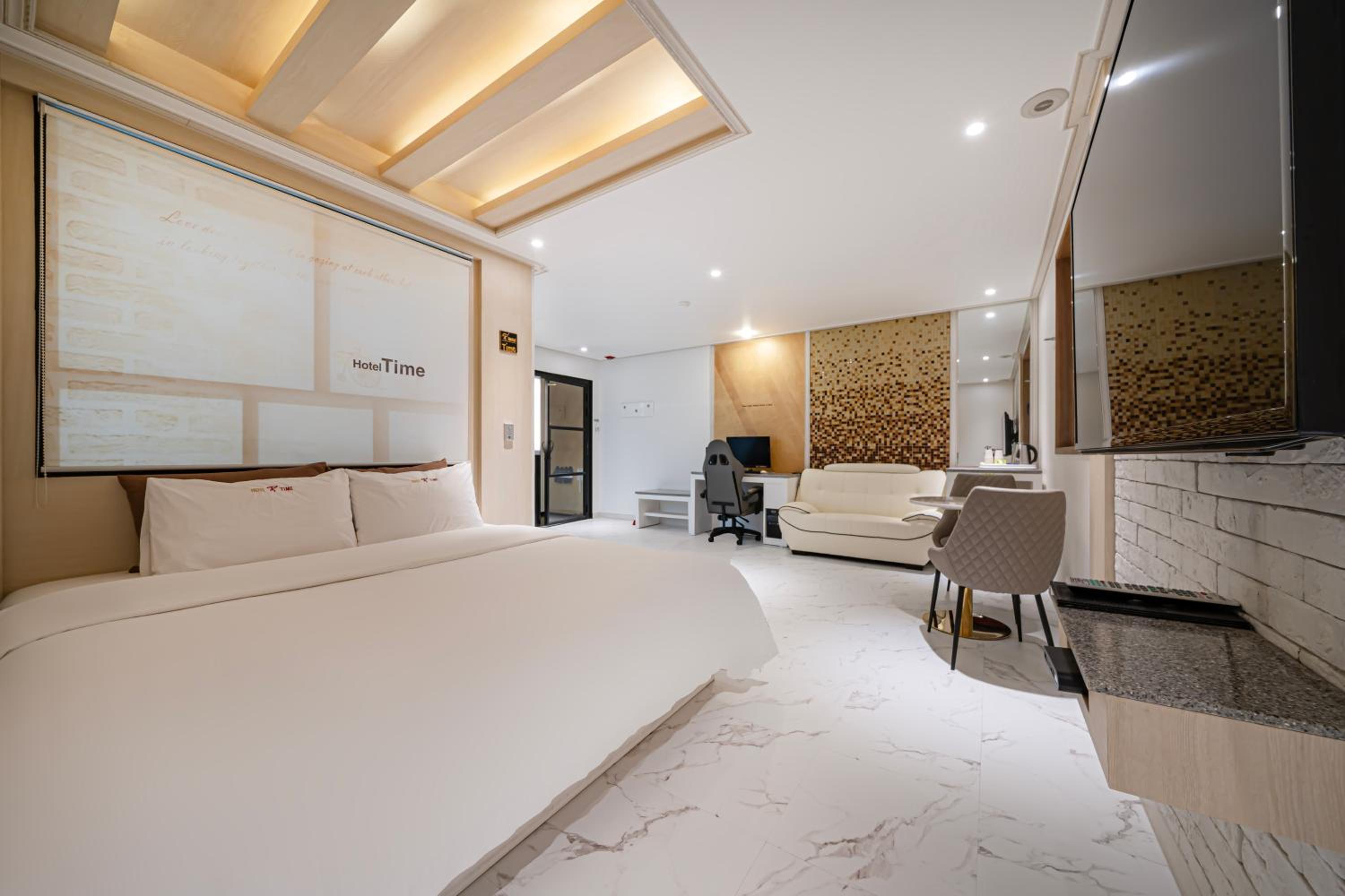 Time Hotel