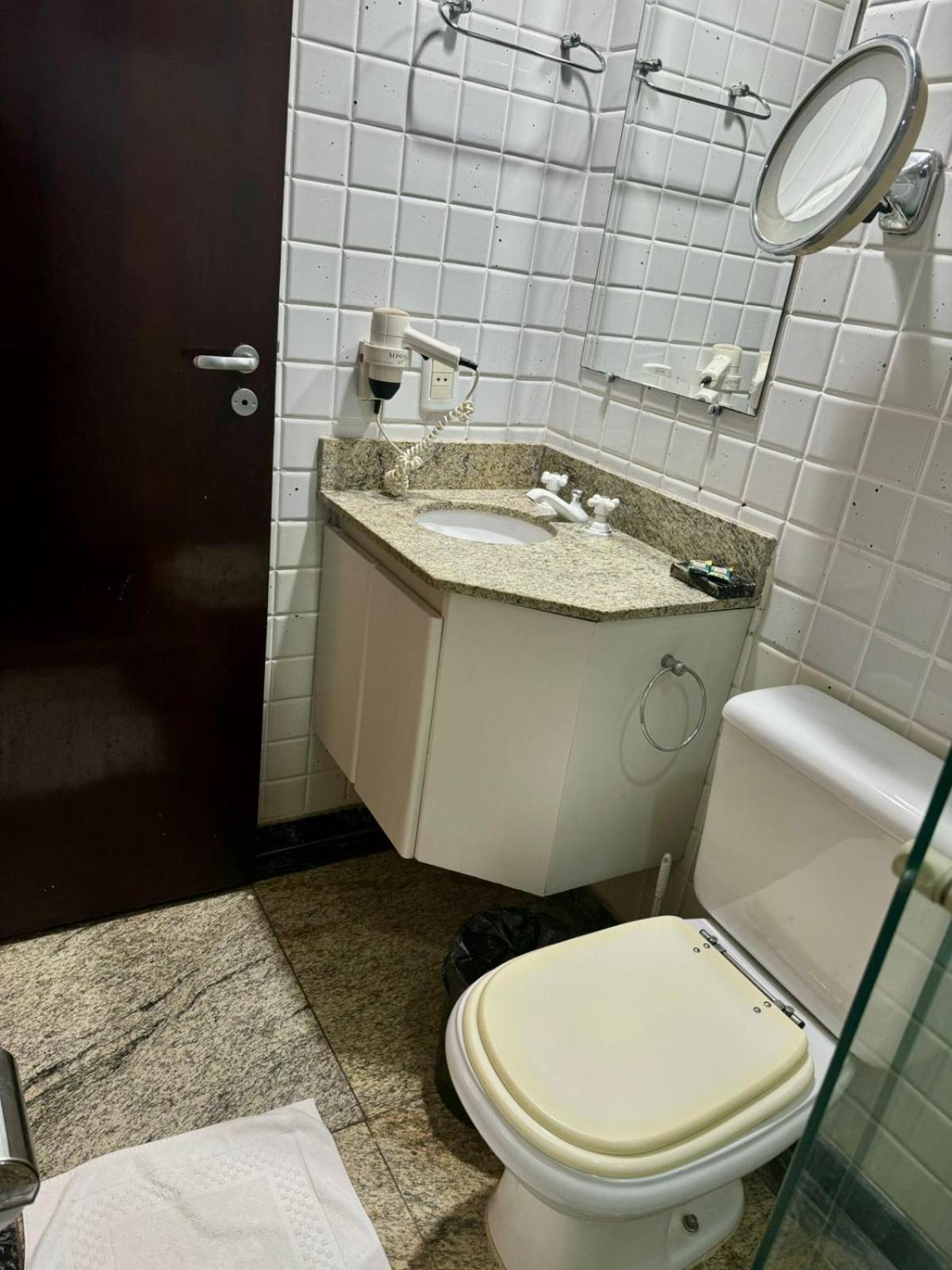 Flat Completo - LakeSide Hotel