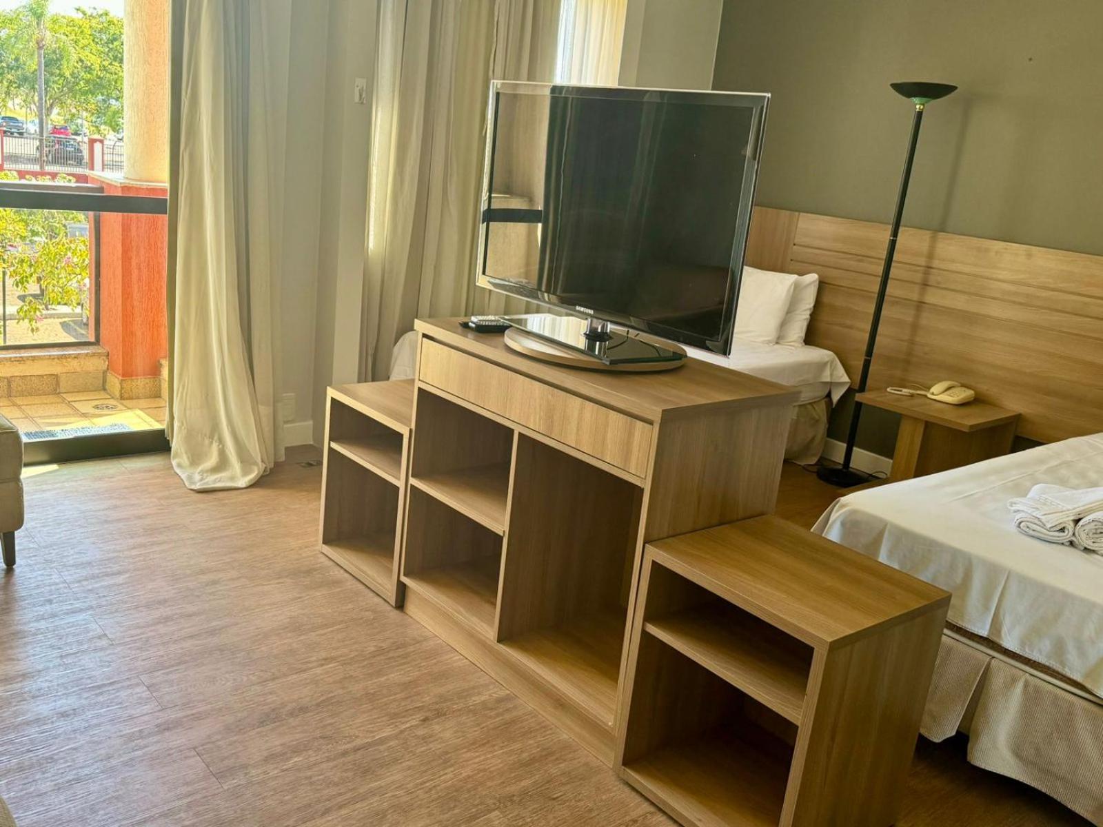 Flat Completo - LakeSide Hotel