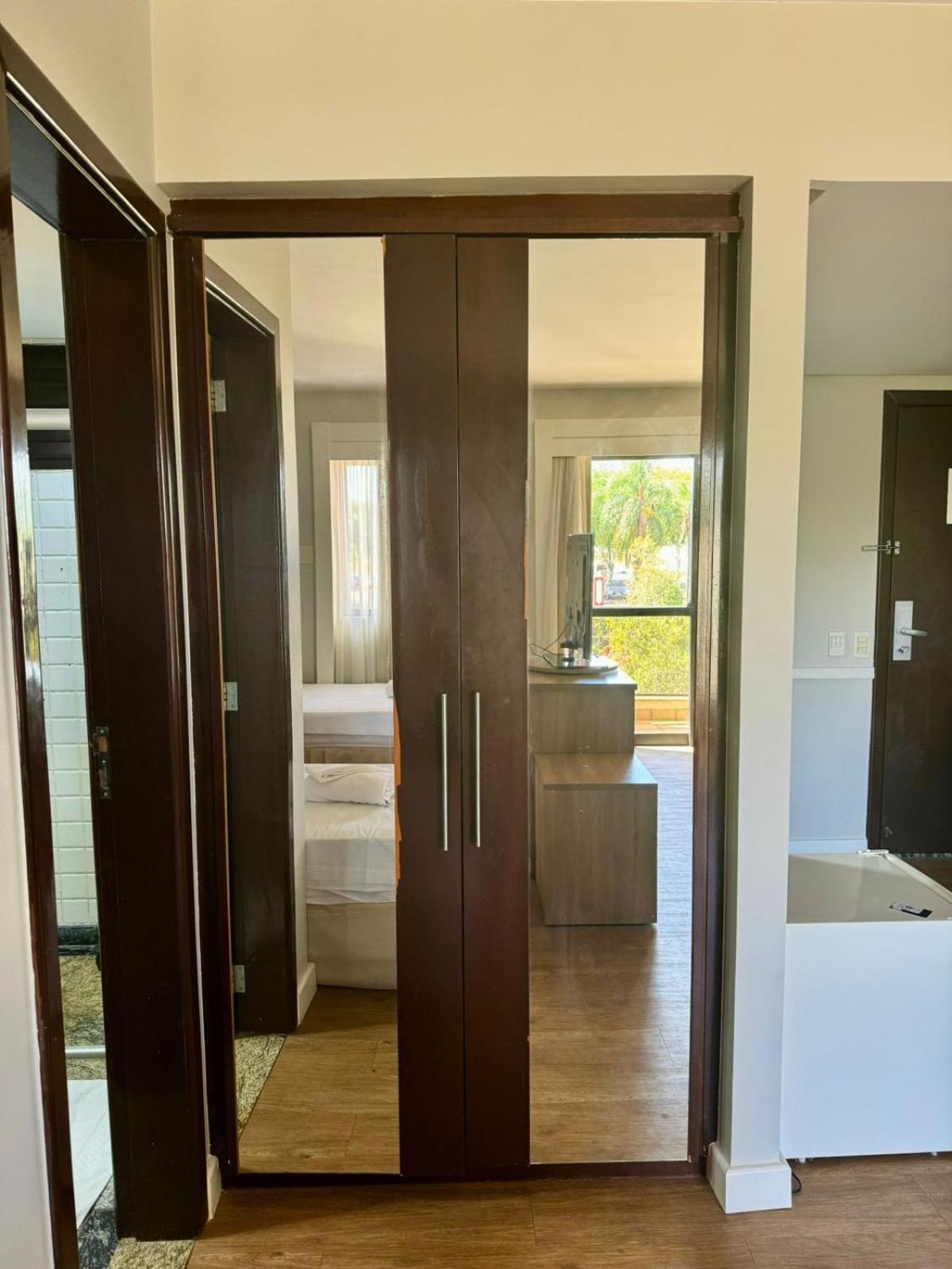 Flat Completo - LakeSide Hotel