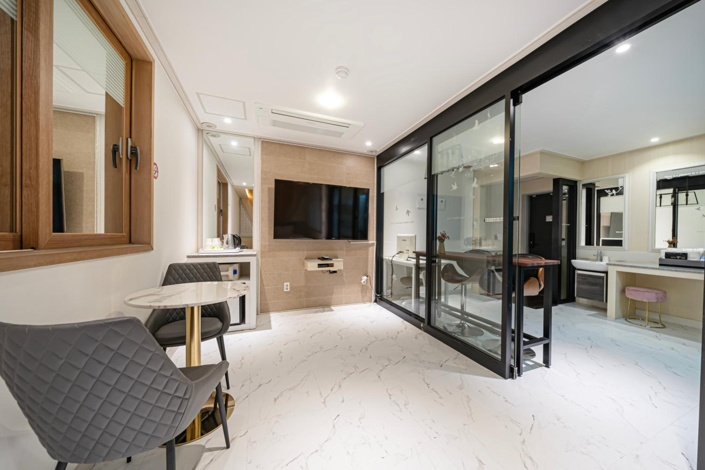Time Hotel