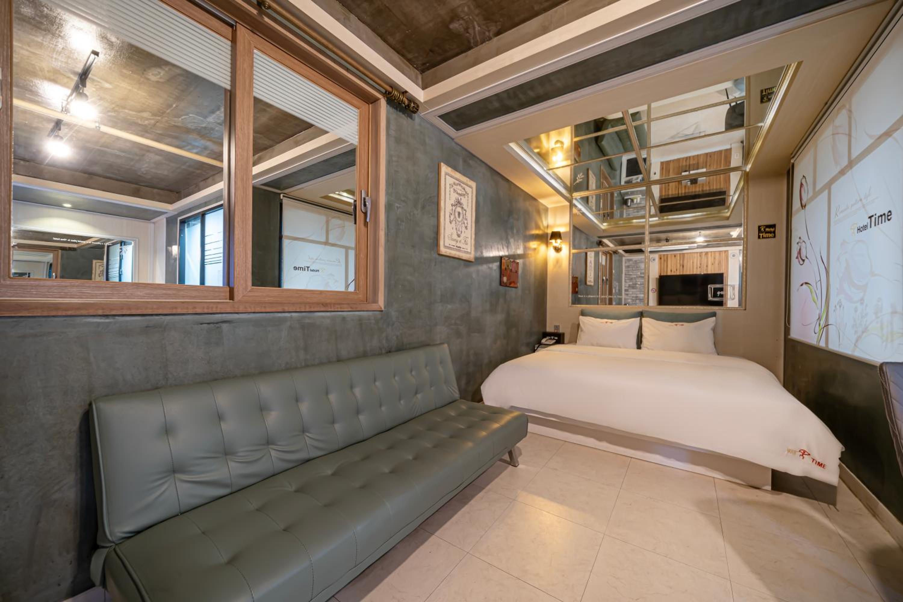 Time Hotel