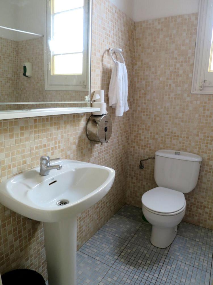 Hostal Balmes Centro 3