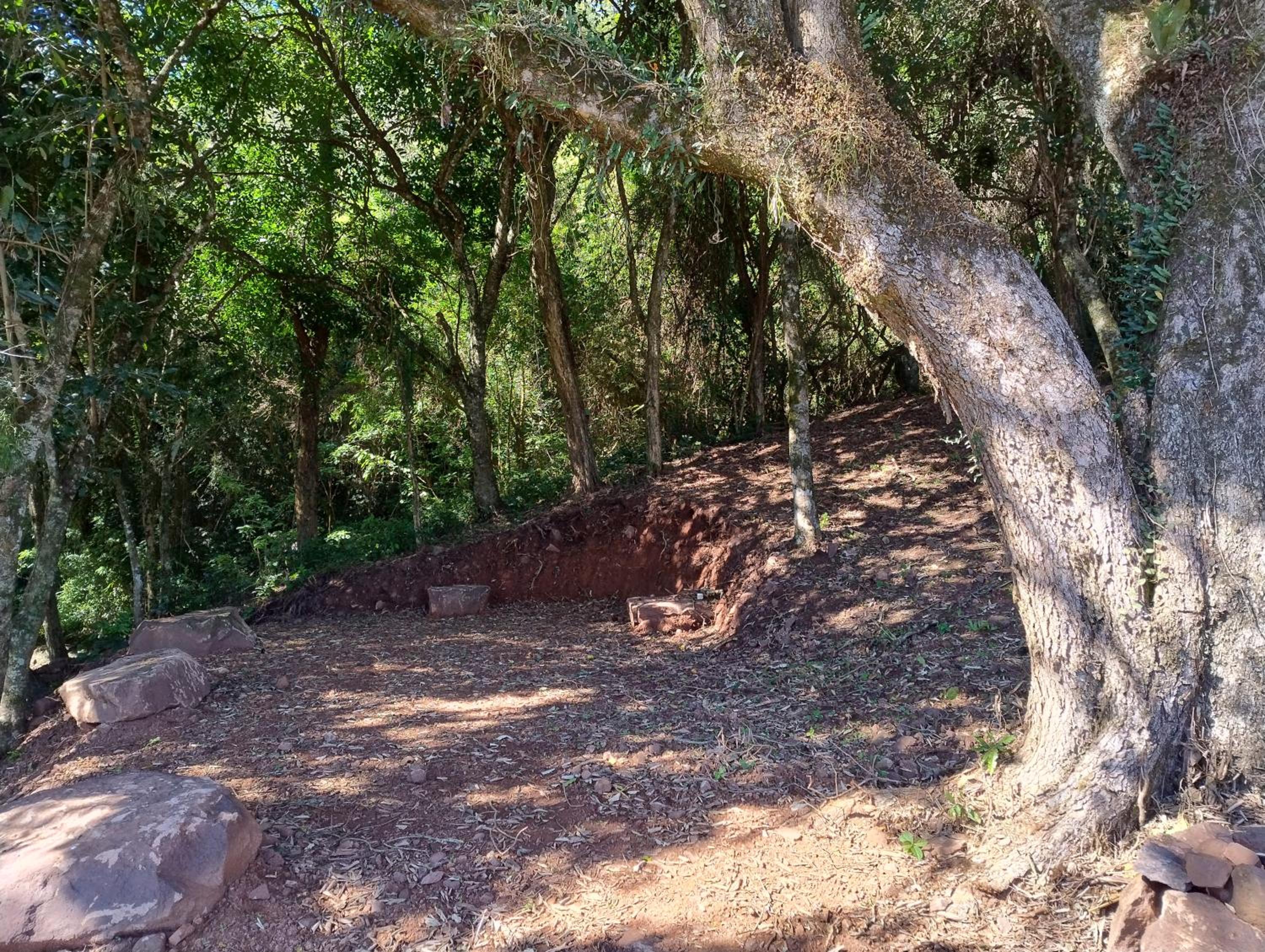 Cabana com banheira na colina