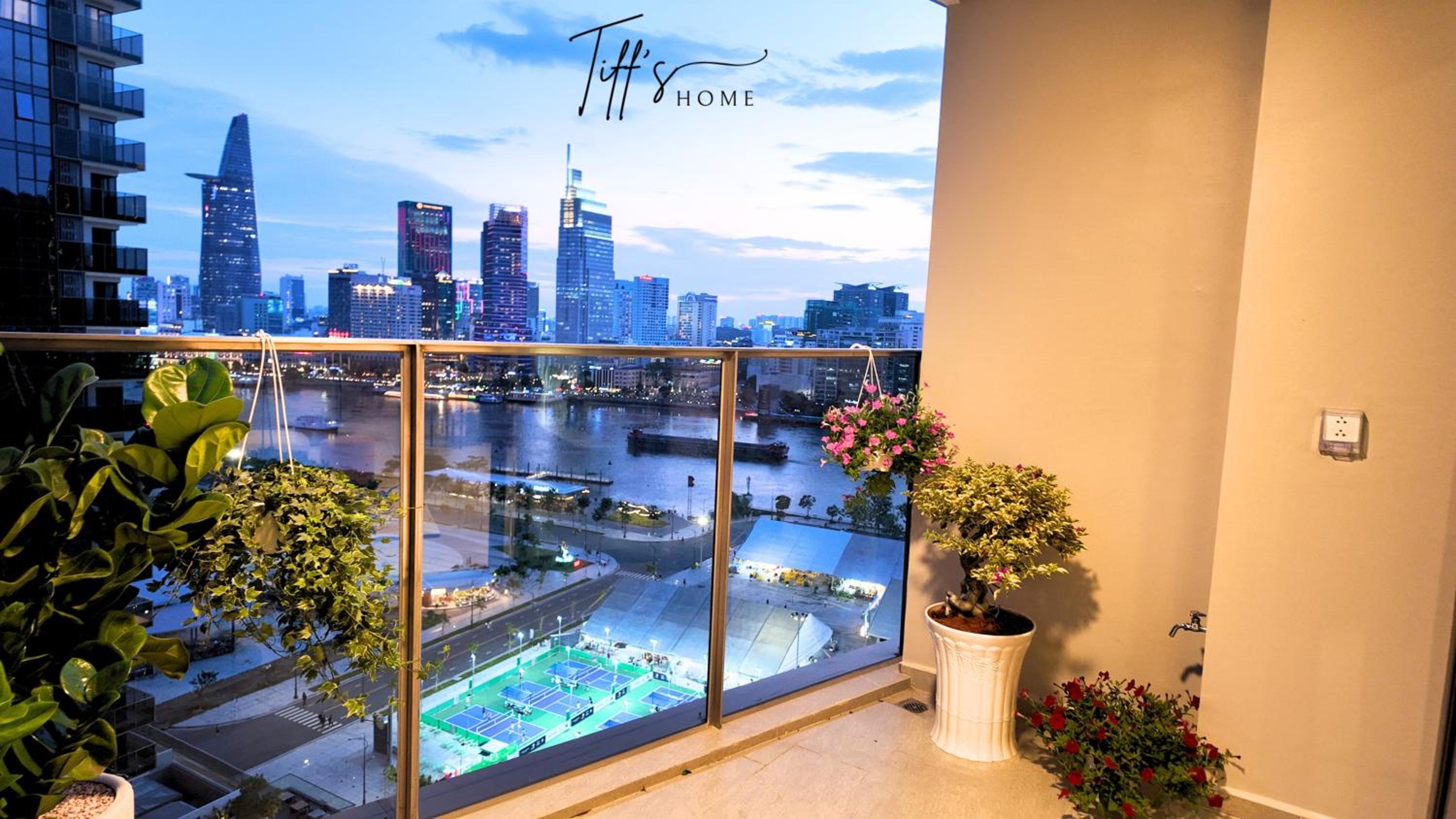 Metropole Thu Thiem - Tiff's Opera Suite
