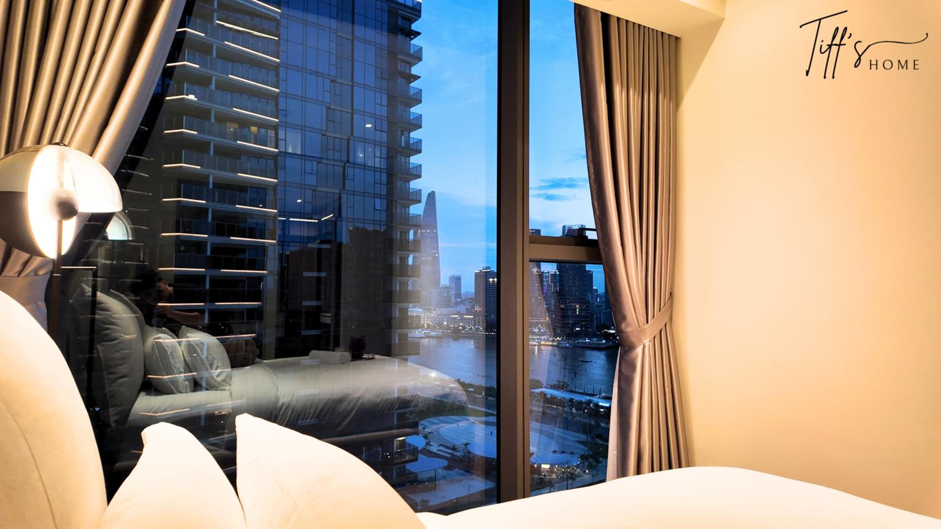 Metropole Thu Thiem - Tiff's Opera Suite