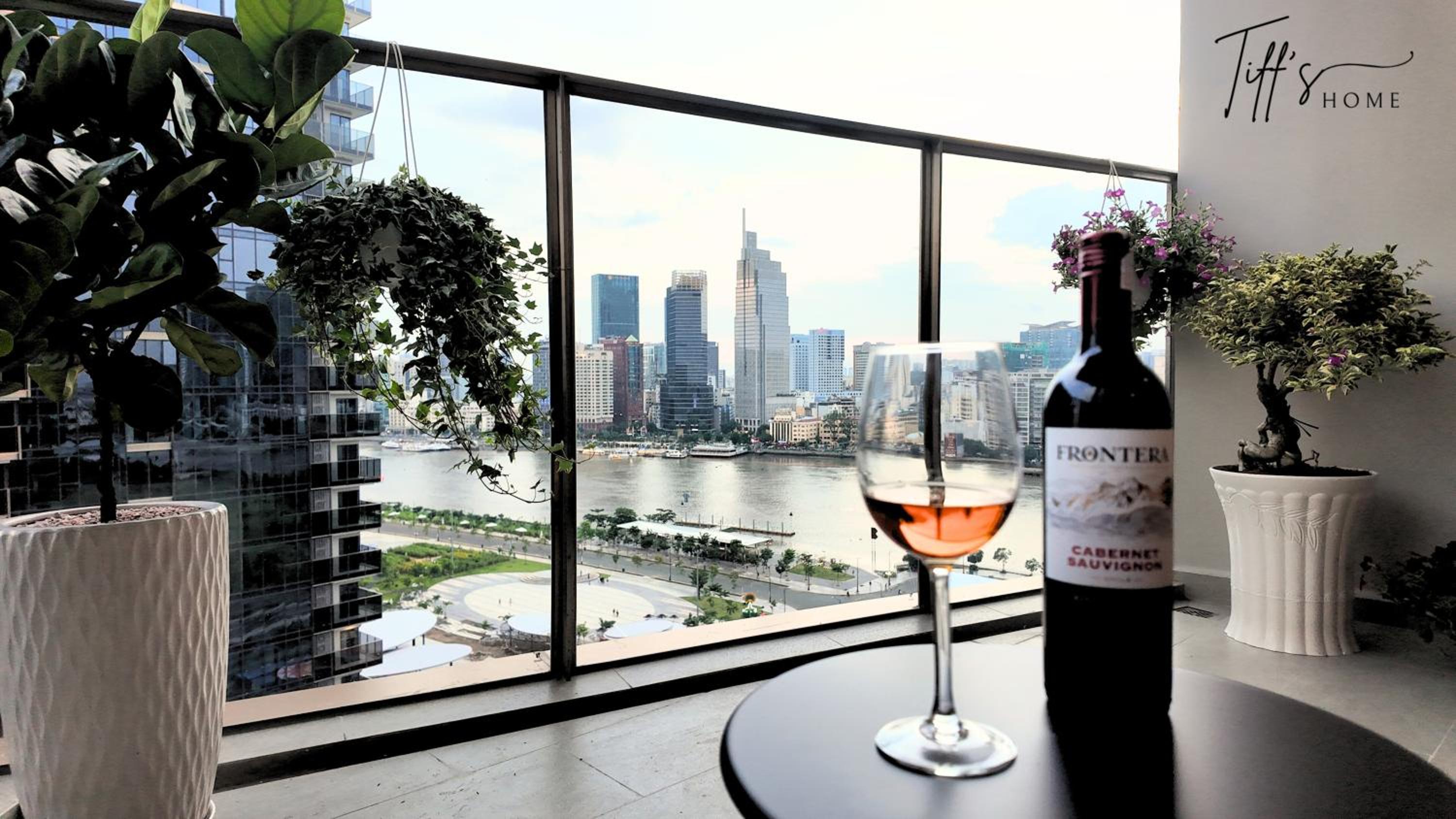 Metropole Thu Thiem - Tiff's Opera Suite