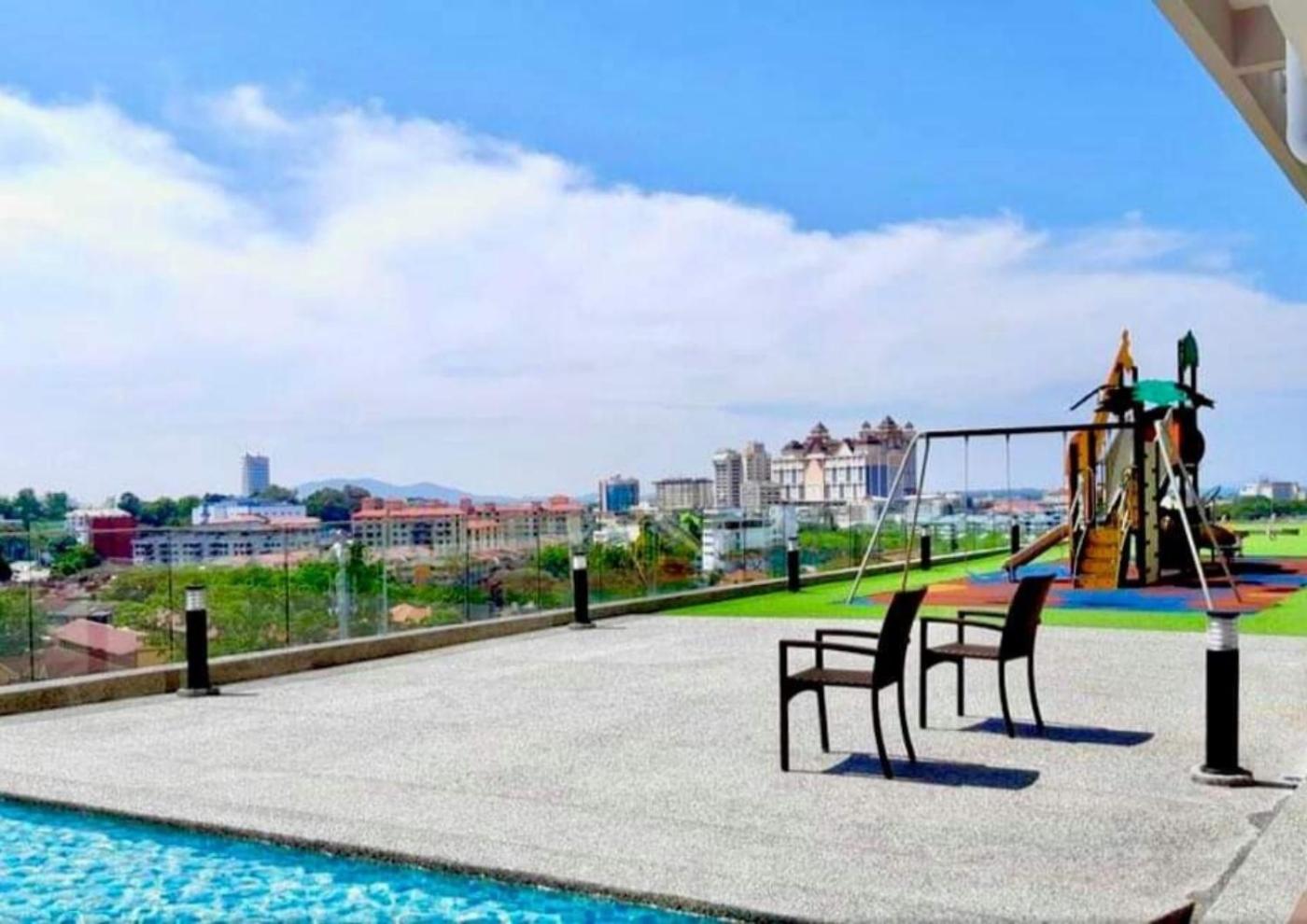 D'Luna Homestay Seaview I Sunrise View With Swimming Pool