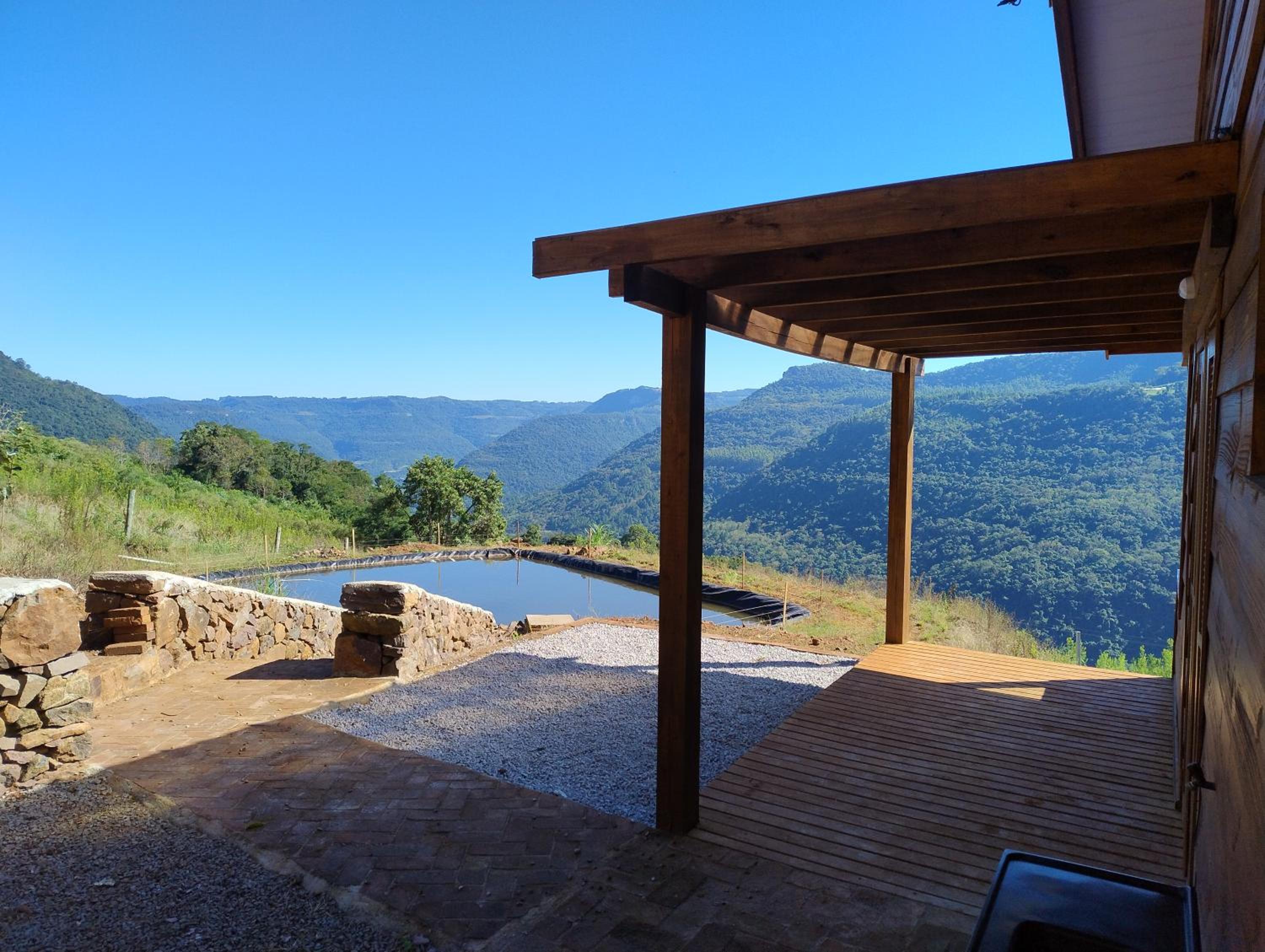Chalé romântico com vista e banheira