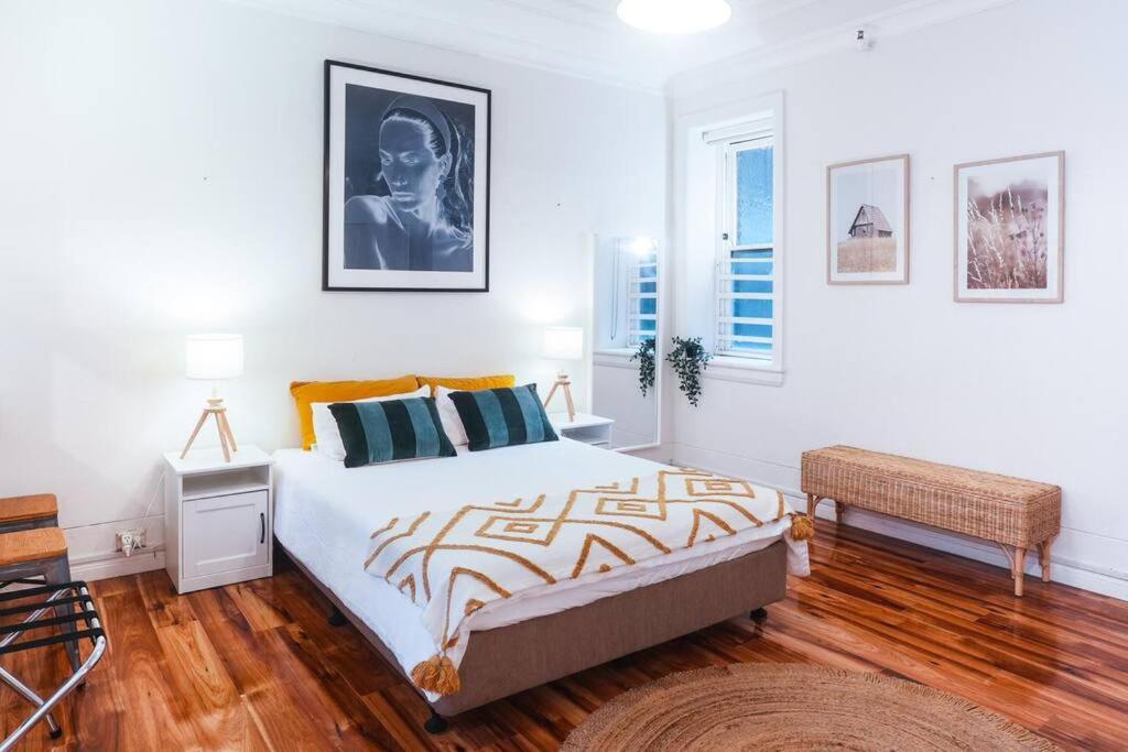 Large Studio Near Train & Sydney Tower