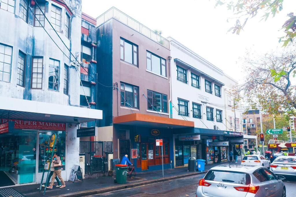 Large Studio Near Train & Sydney Tower